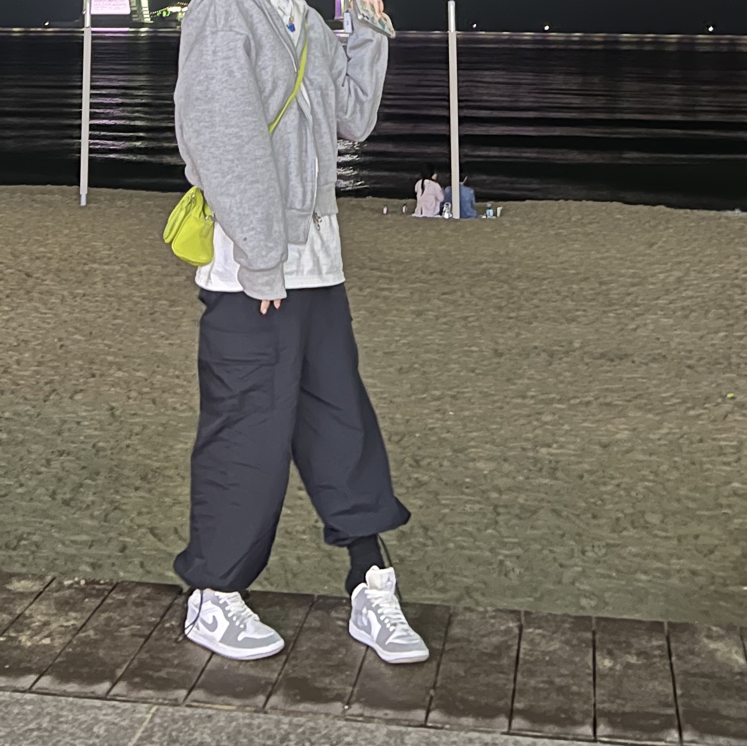 (W) 조던 1 미드 울프 그레이 착용 스타일