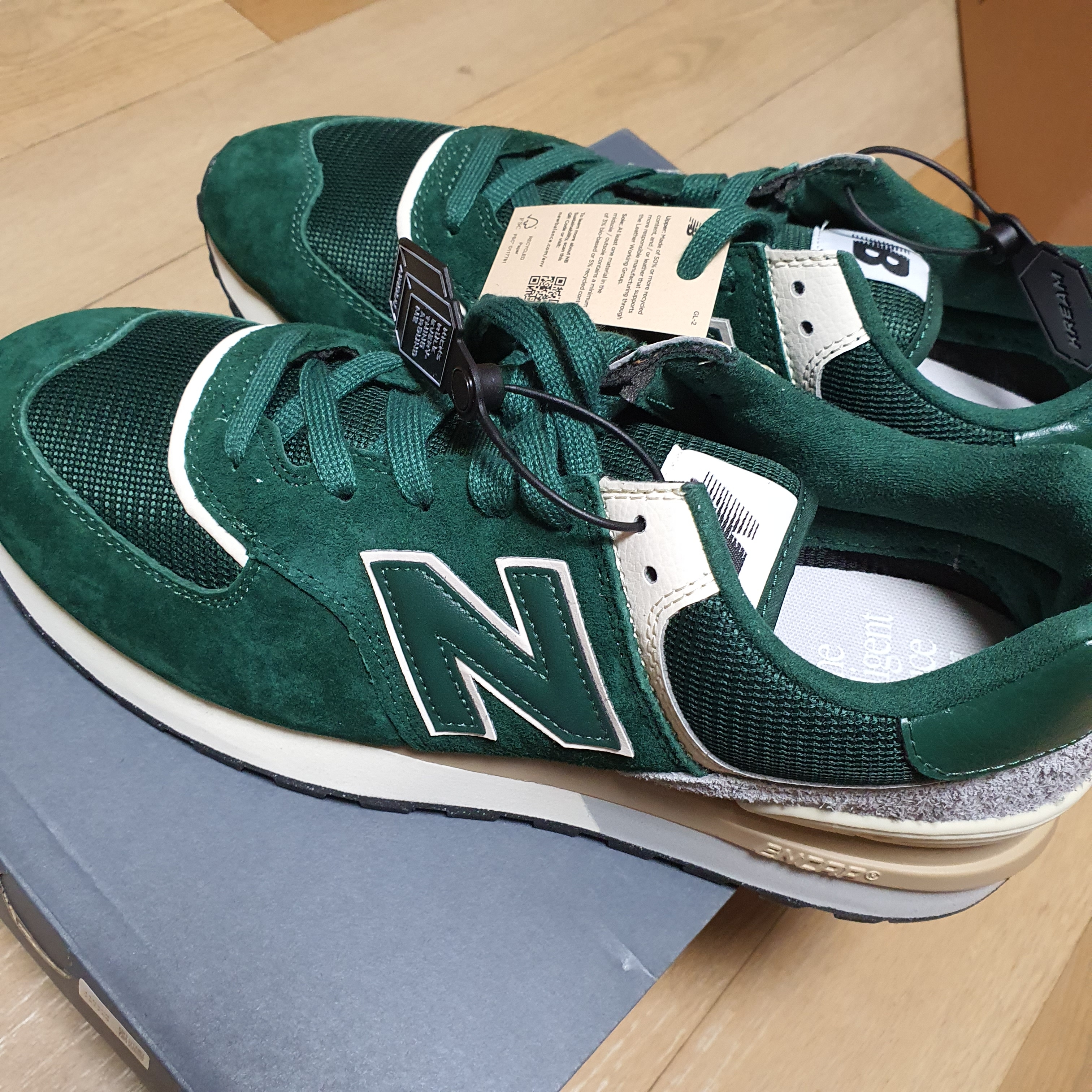 New Balance 574 Legacy Green 착용 스타일