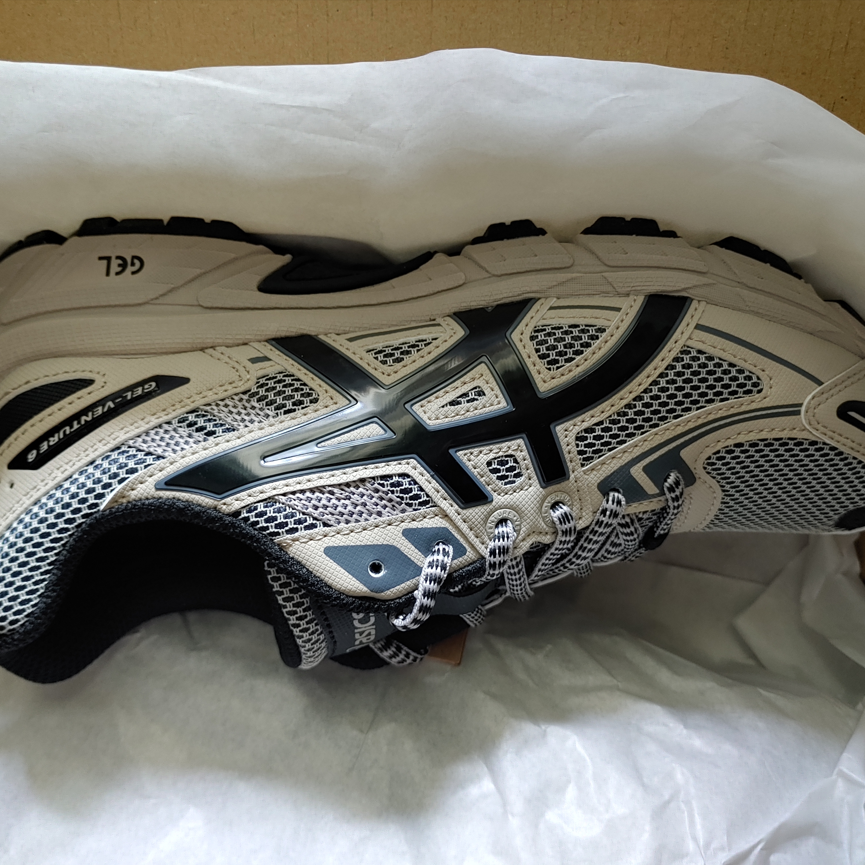Asics Gel-Venture 6 Feather Grey Black 착용 스타일