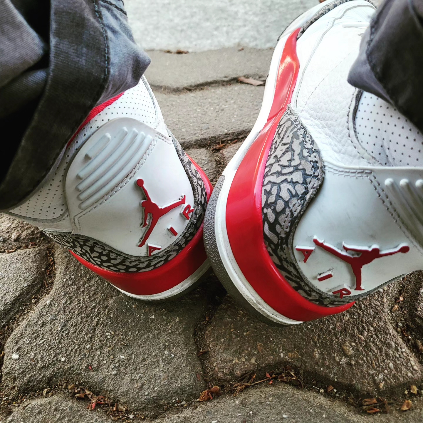 Jordan 3 Retro Cardinal Red 착용 스타일 - 2