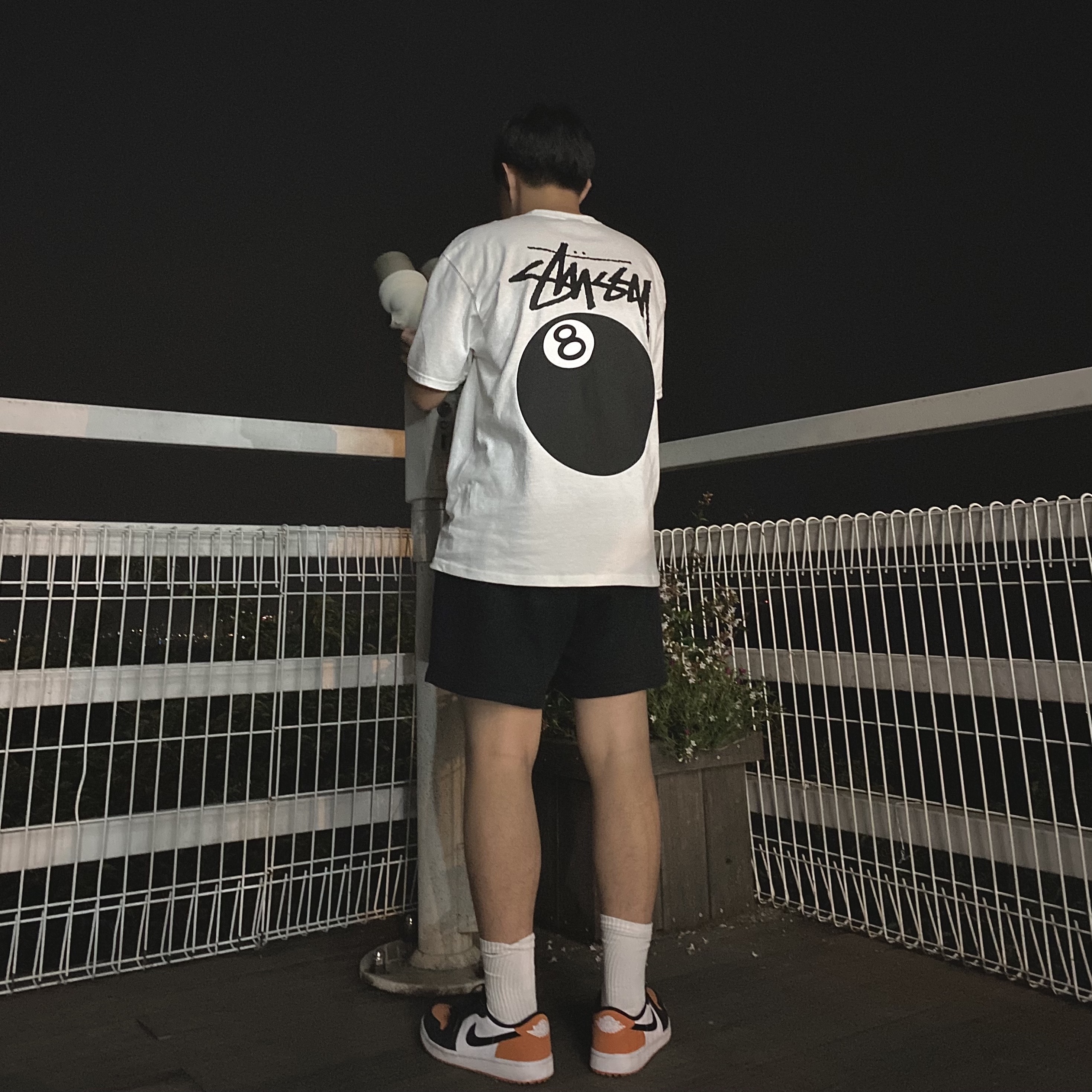 Stussy 8 Ball T-Shirt White - 22SS, Jordan 1 Low Golf Starfish 착용 스타일 - 2