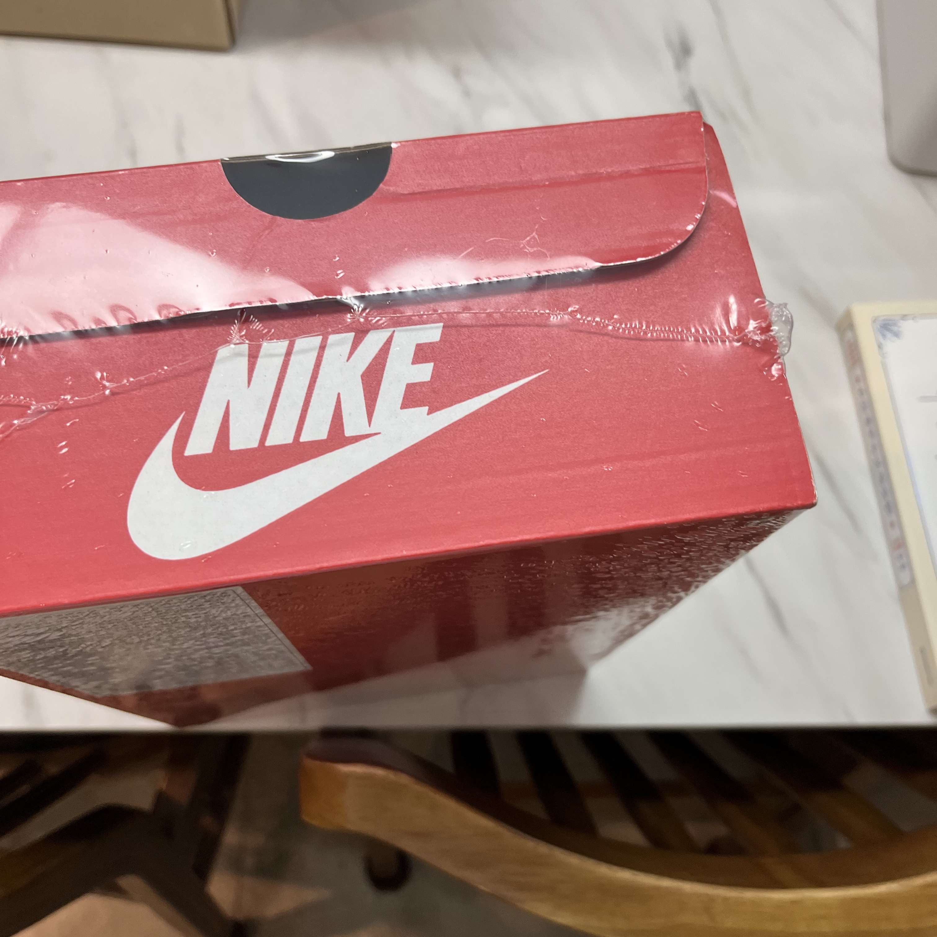 (W) Nike Zoom Vomero 5 Cobblestone and Flat Pewter 착용 스타일 - 1