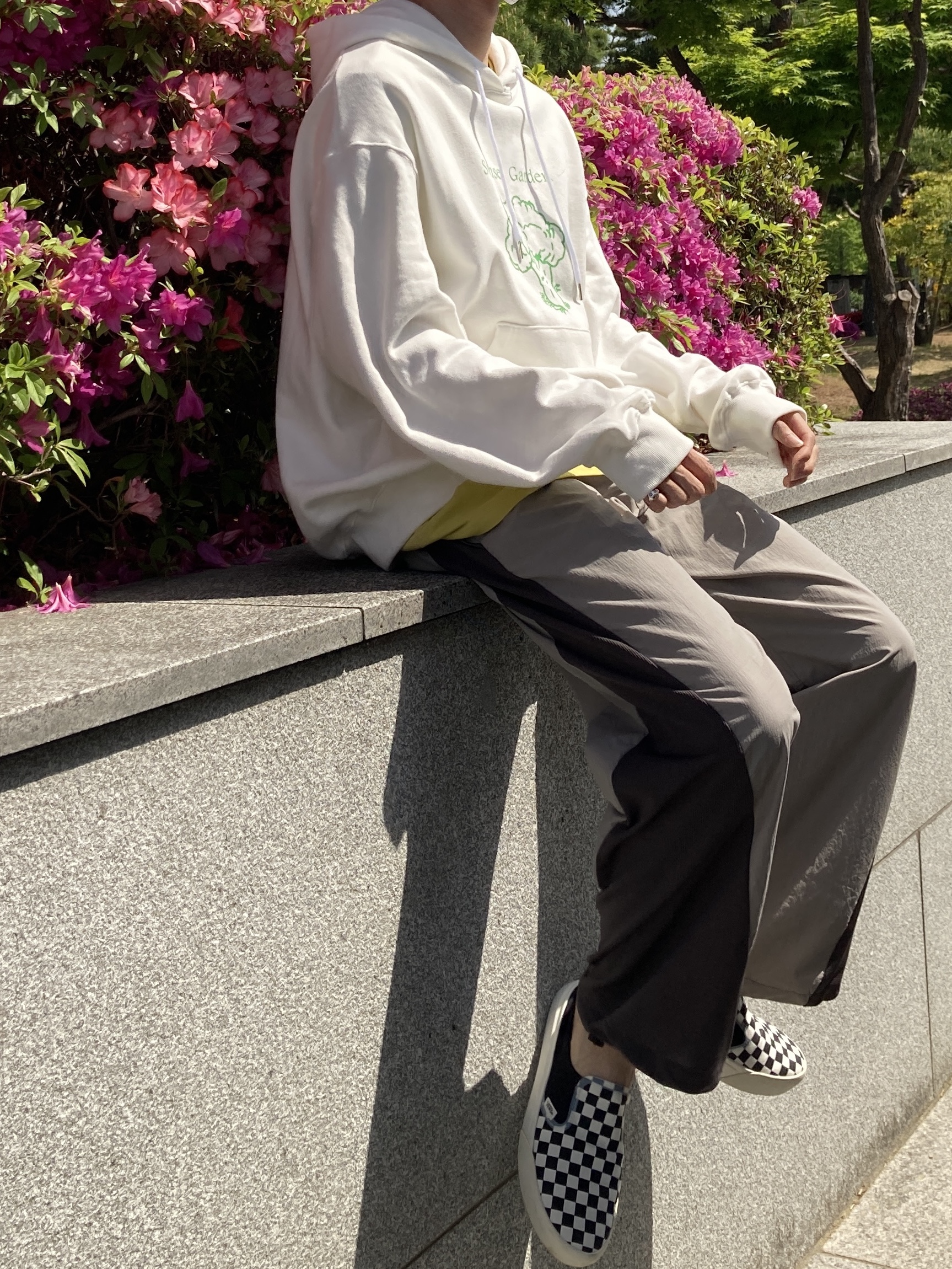 반스 체커보드 컴피쿠시 원 블랙 착용 스타일 - 3