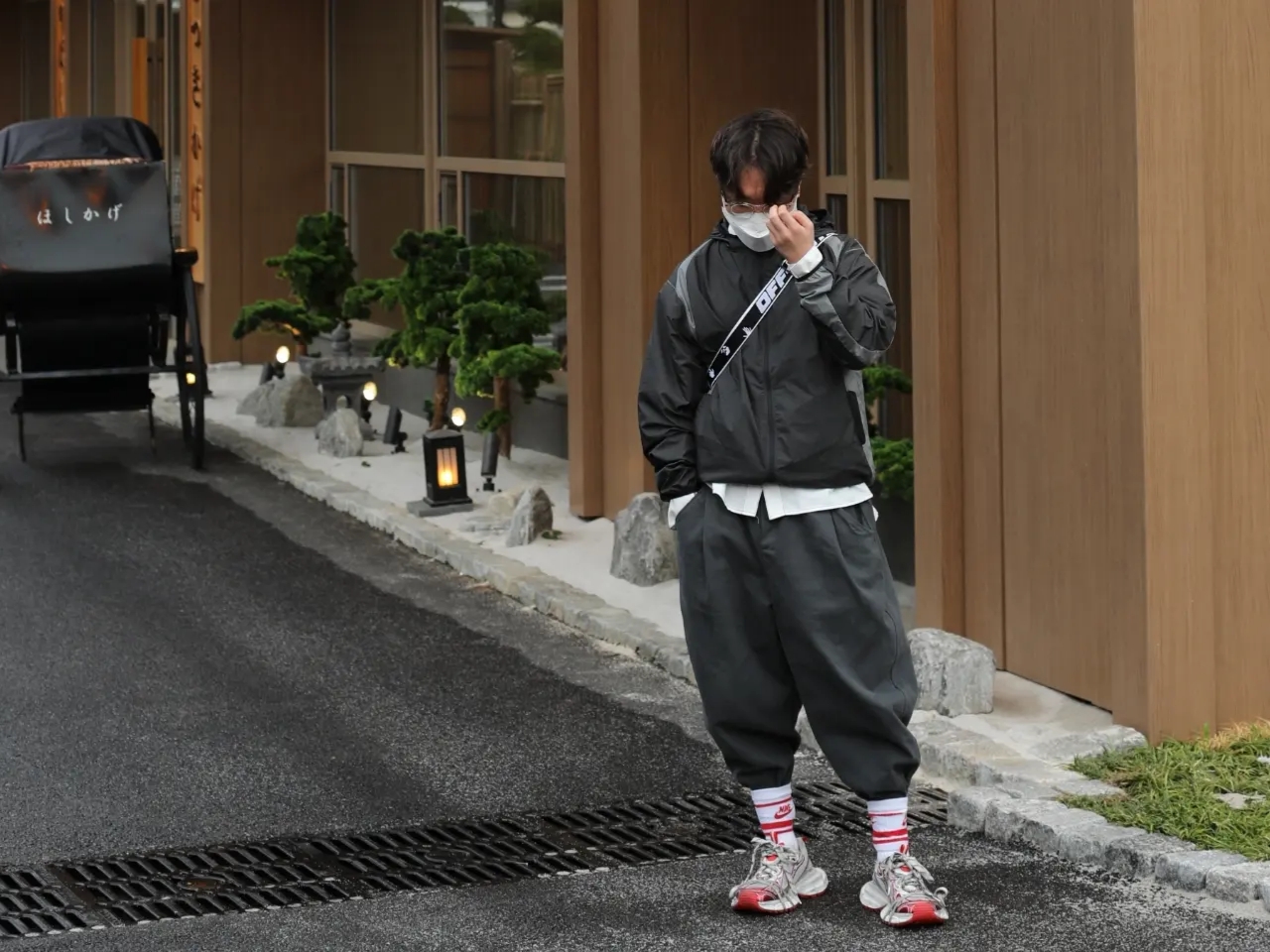 Sansan Gear Paneled Jacket Black - 23SS, Off-White x Amore Pacific Protection Box (Without Cosmetics) 착용 스타일 - 4