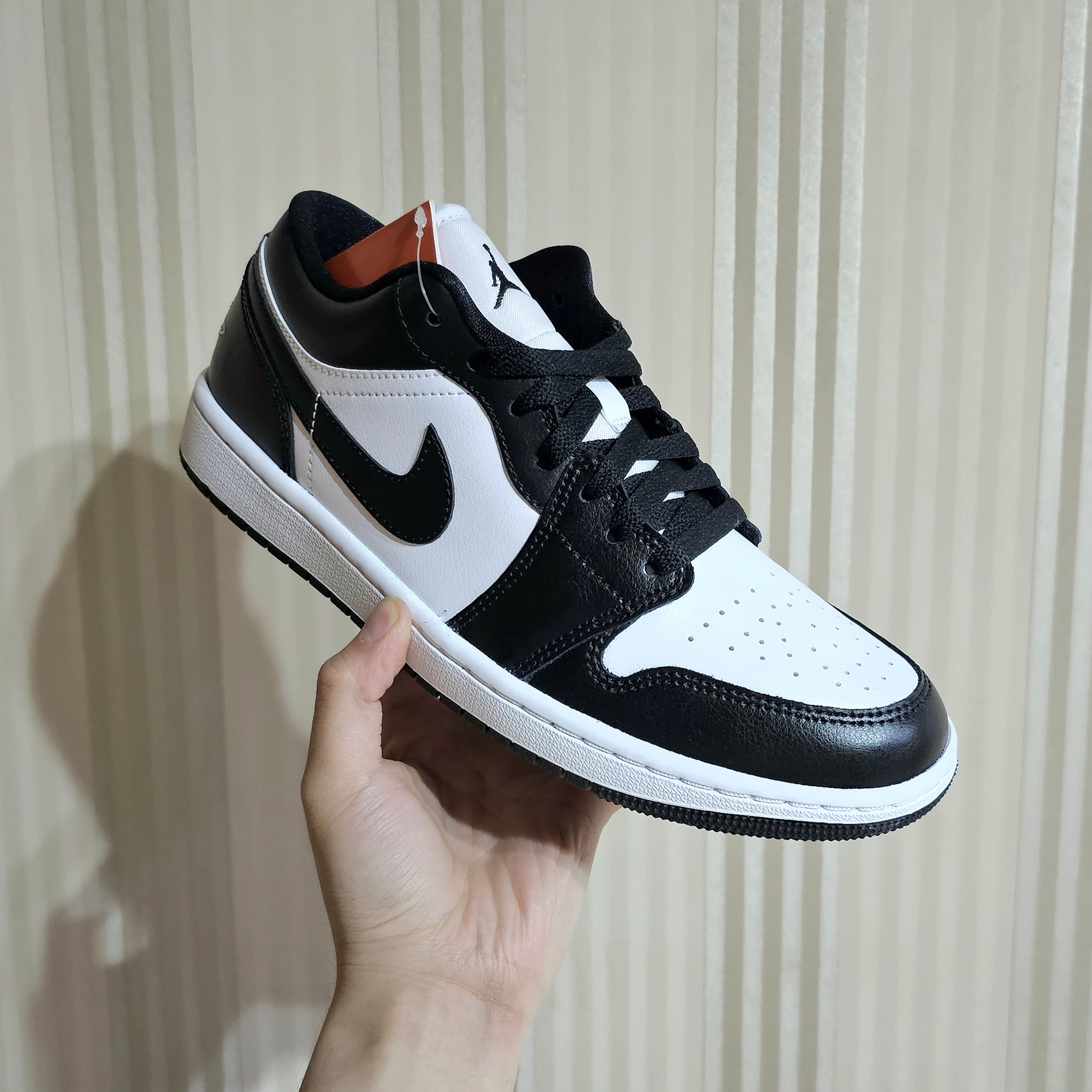(W) Jordan 1 Low Black and White 착용 스타일