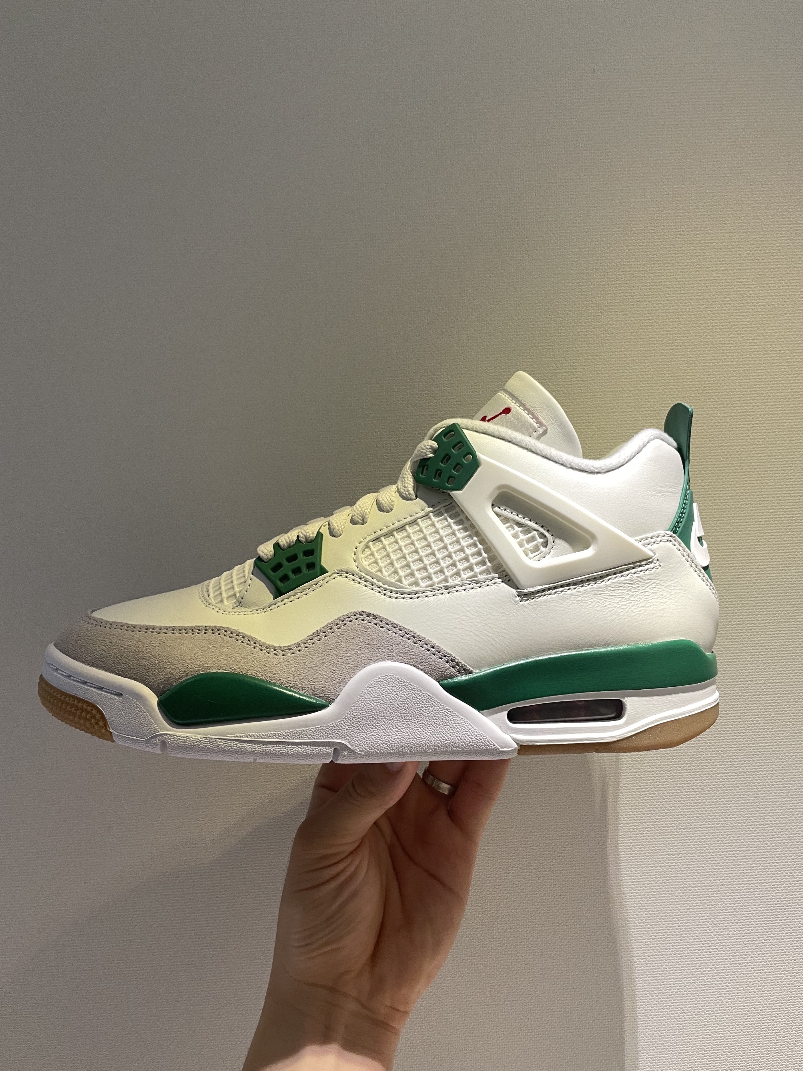 Jordan 4 x Nike SB Retro SP Pine Green ์ฐฉ์ฉ ์คํ์ผ - 1