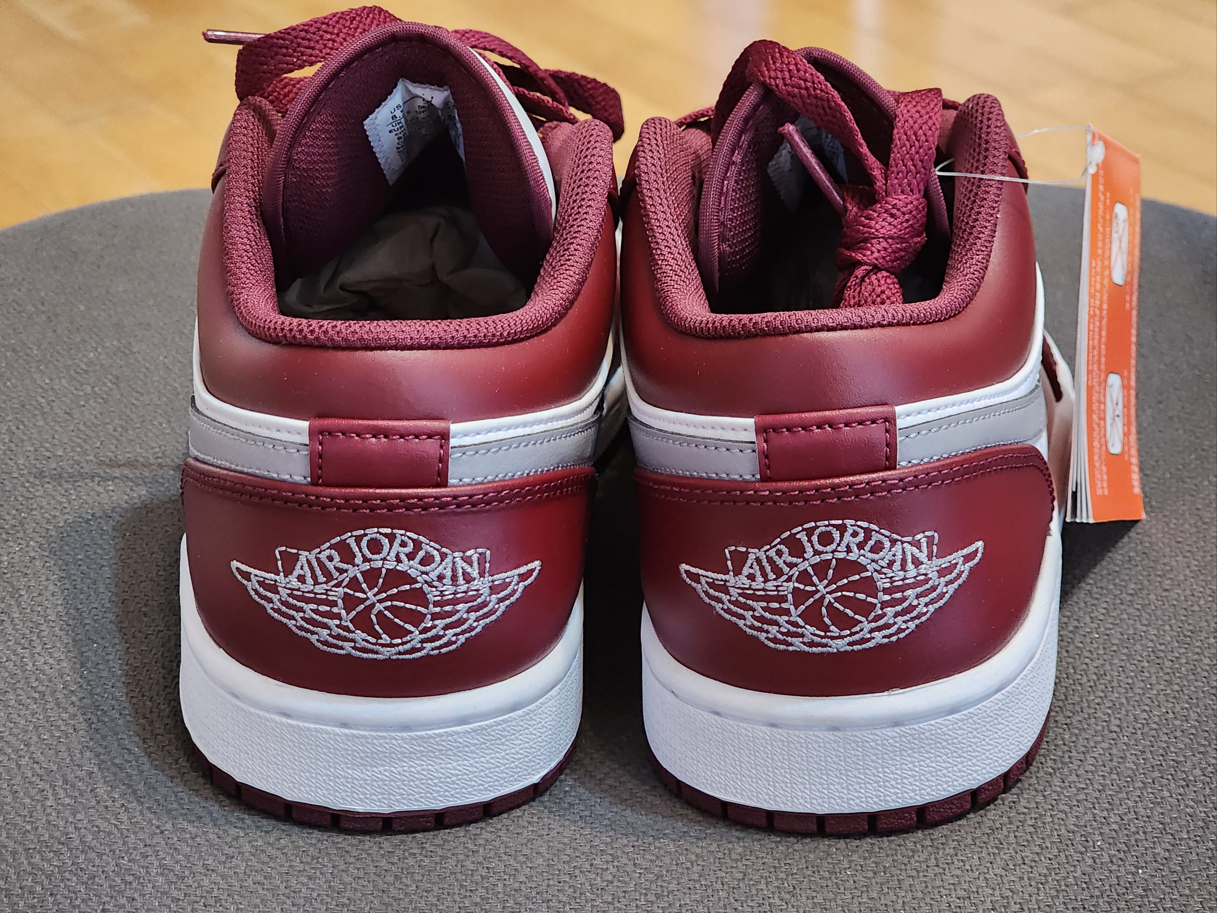 Jordan 1 Low Cherrywood Red 착용 스타일 - 3
