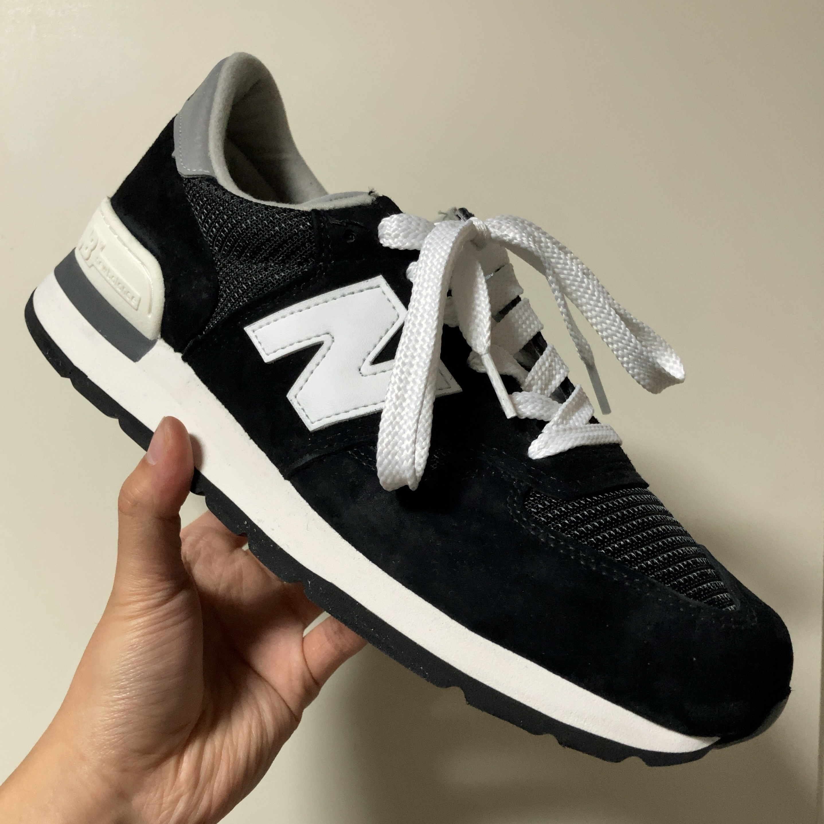 New Balance 990v1 Made in USA Black 착용 스타일