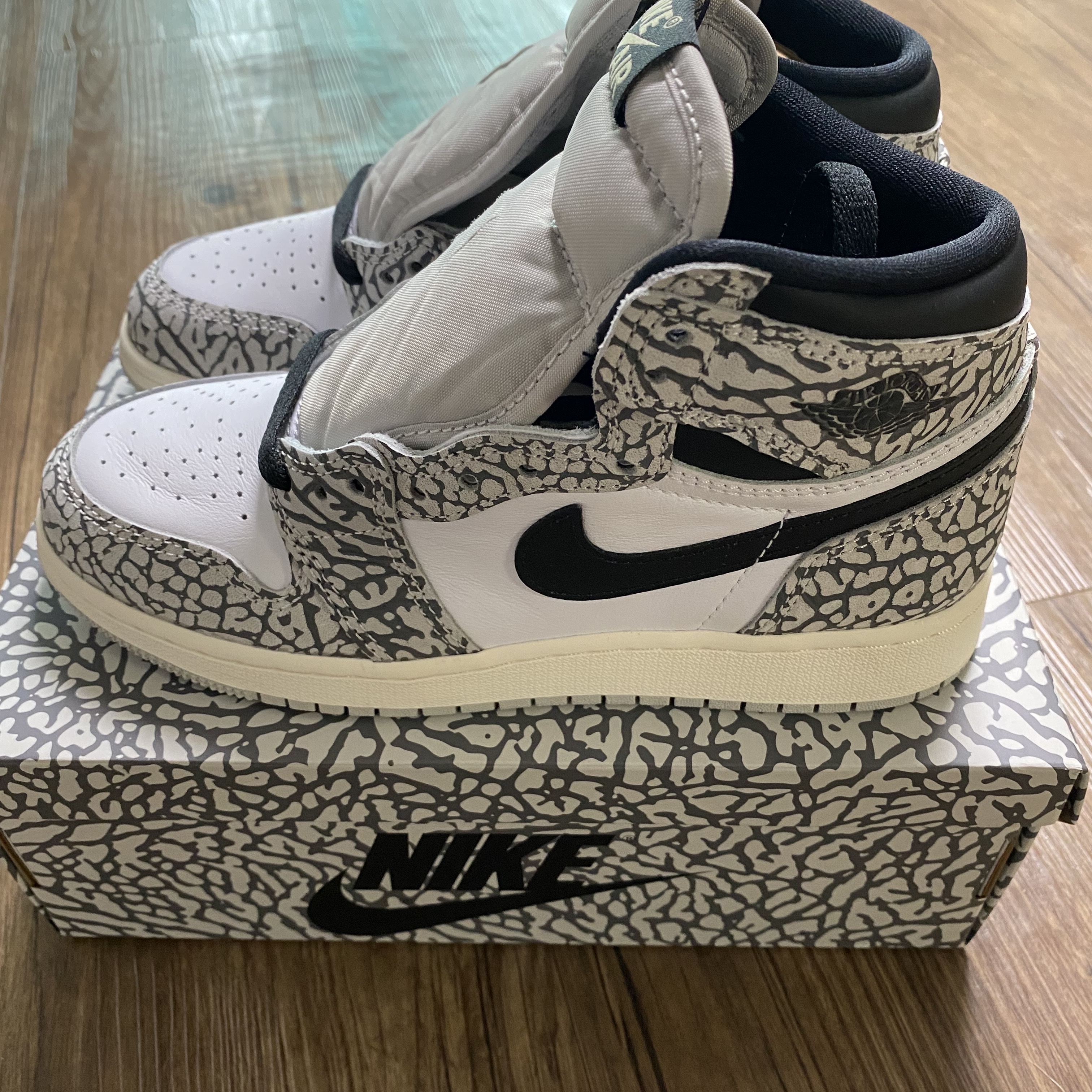 (GS) Jordan 1 Retro High White Cement, Jordan 1 Retro High OG White Cement 착용 스타일 - 1