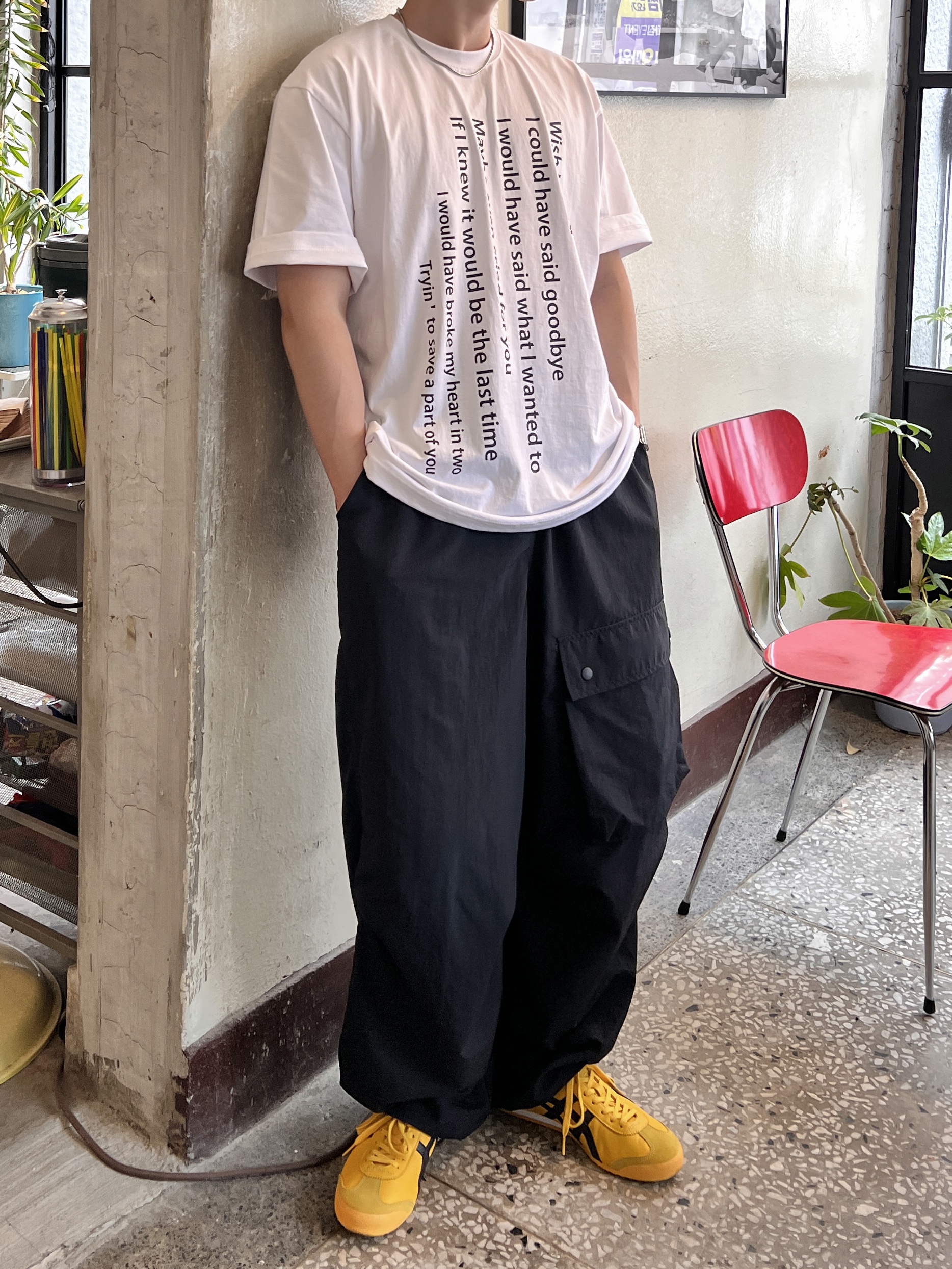Onitsuka Tiger Mexico 66 Yellow Black 착용 스타일 - 2