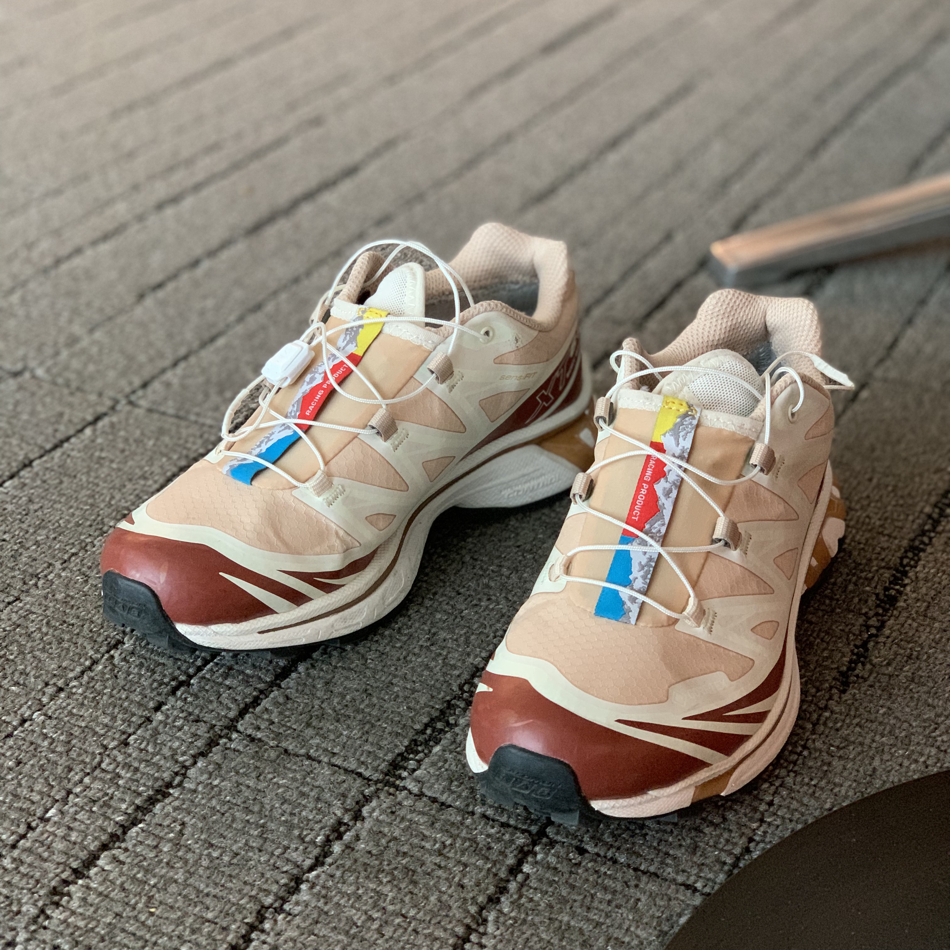 Salomon x Kith XT-6 Gore-Tex Hazelnut Burnt Henna Vanilla Ice 착용 스타일