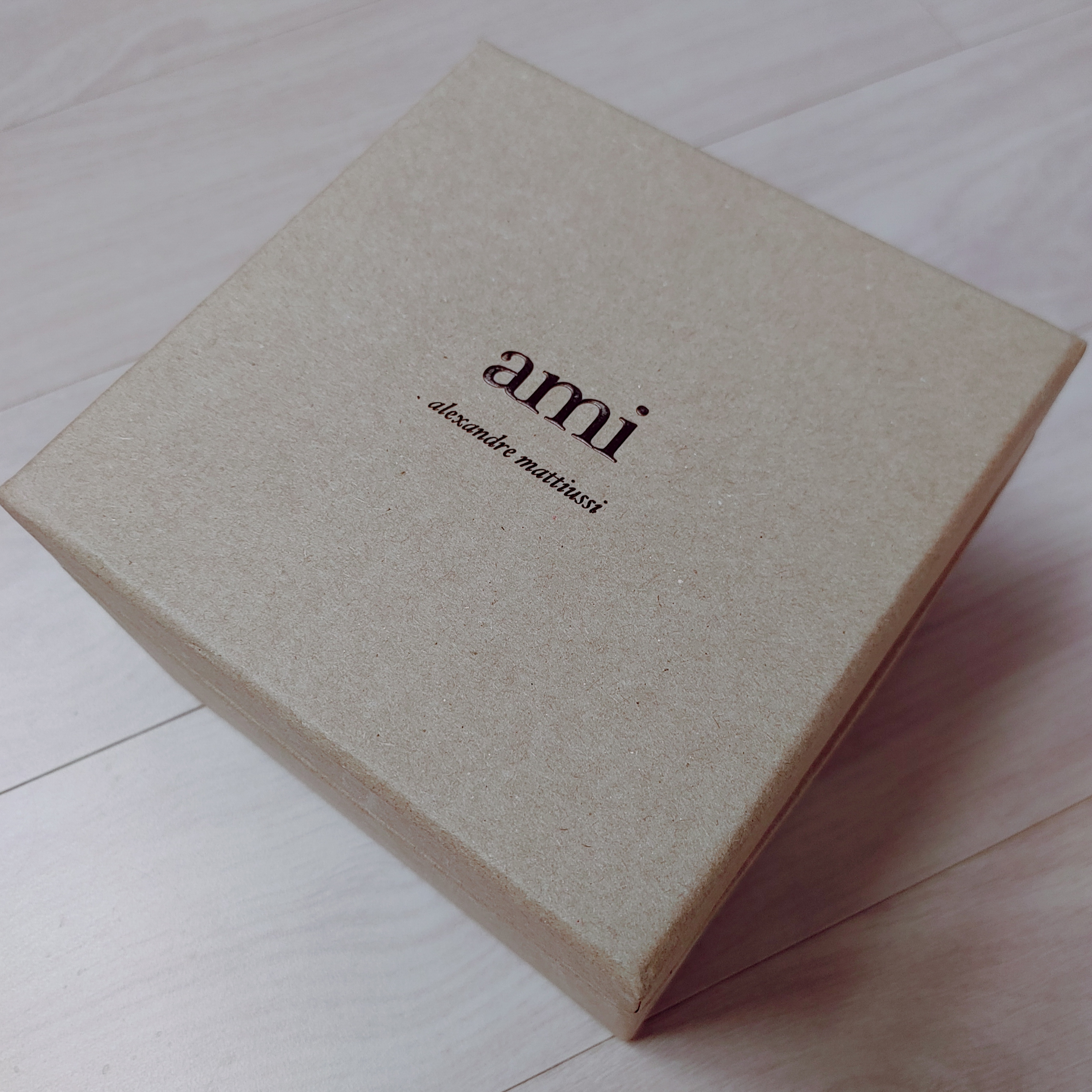 아미 스몰 하트 로고 스무스 레더 벨트 25mm 블랙 착용 스타일 - 1