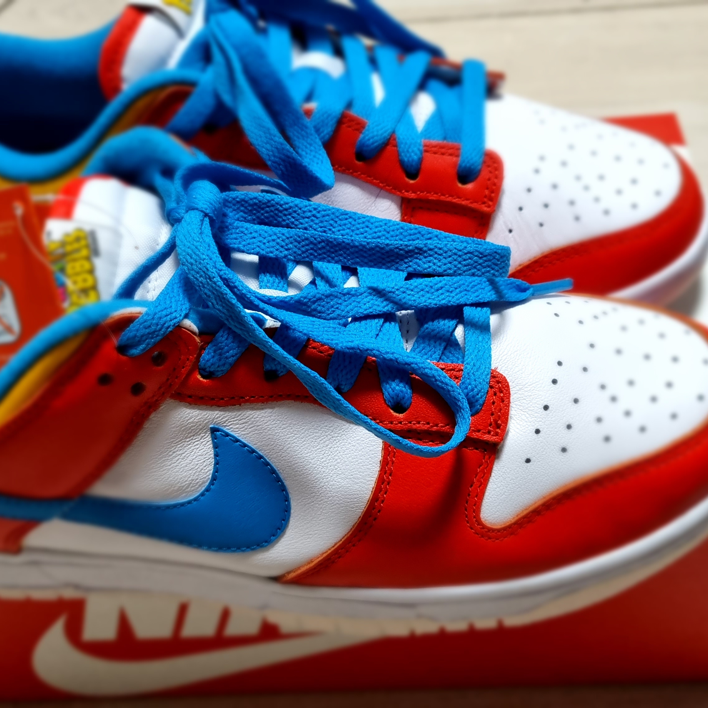 Nike x LeBron James x Fruity Pebbles Dunk Low QS Habanero Red 착용 스타일 - 3