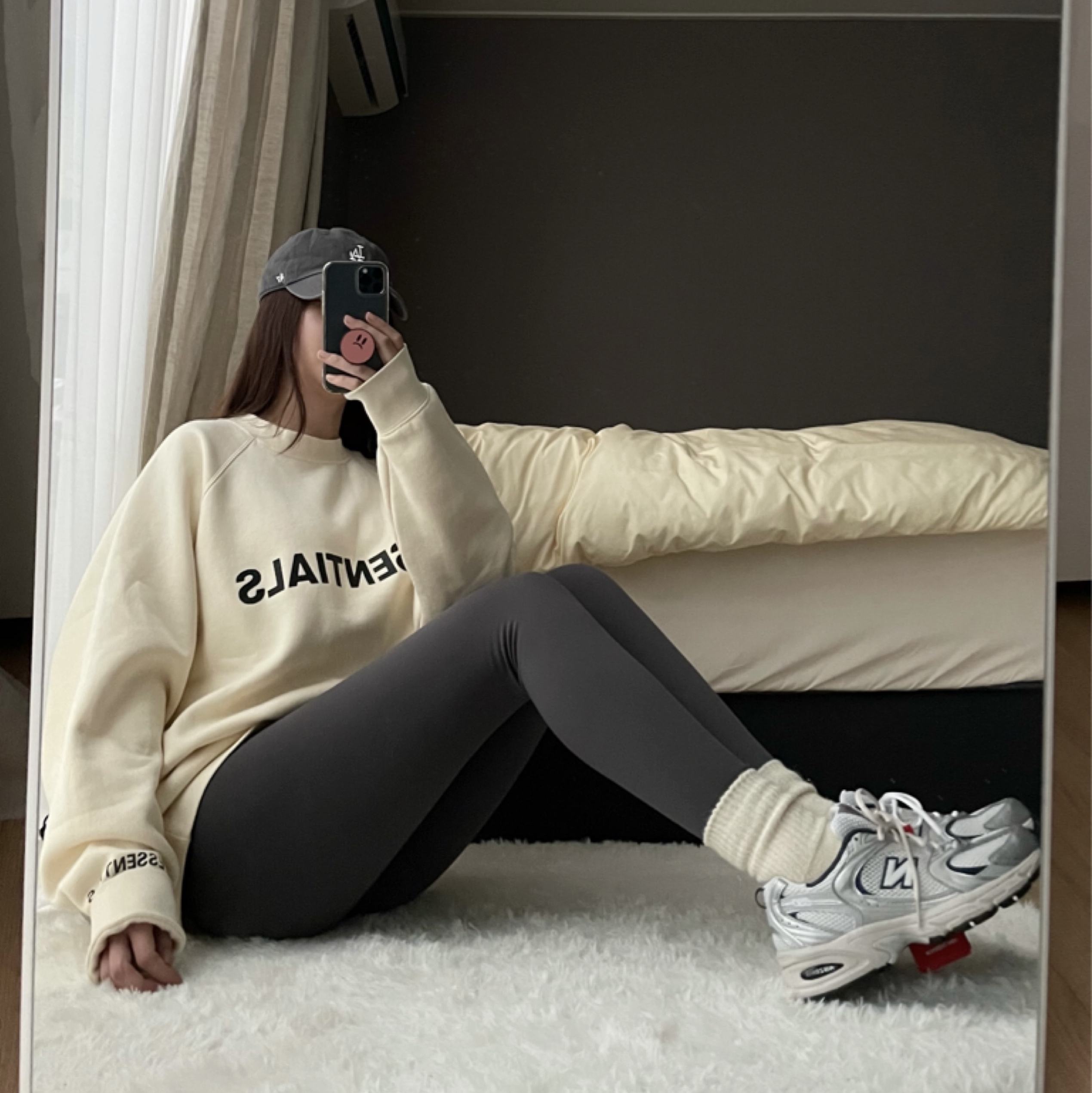 New Balance 530 Steel Grey 착용 스타일 - 1