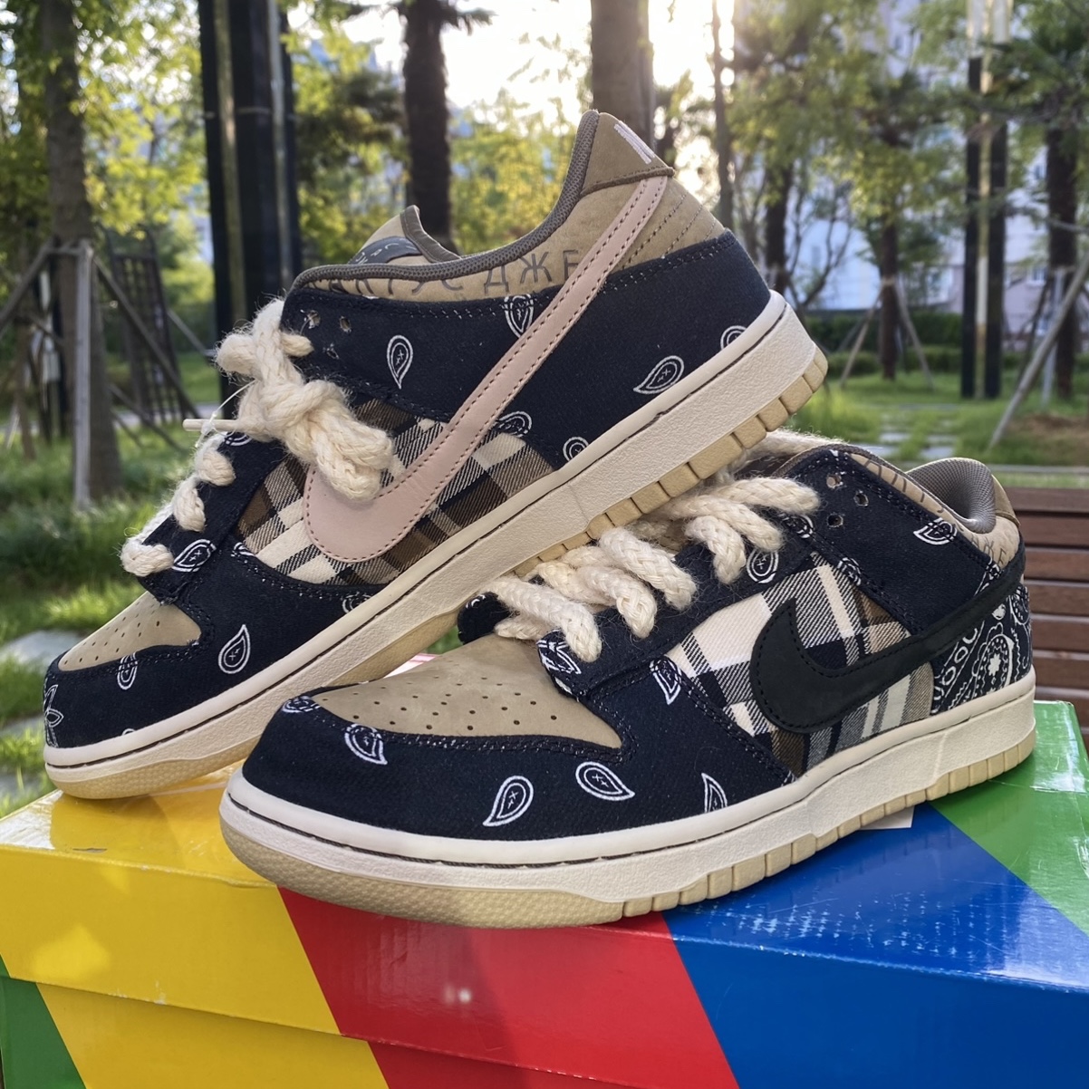 Nike x Travis Scott SB Dunk Low 착용 스타일 - 2