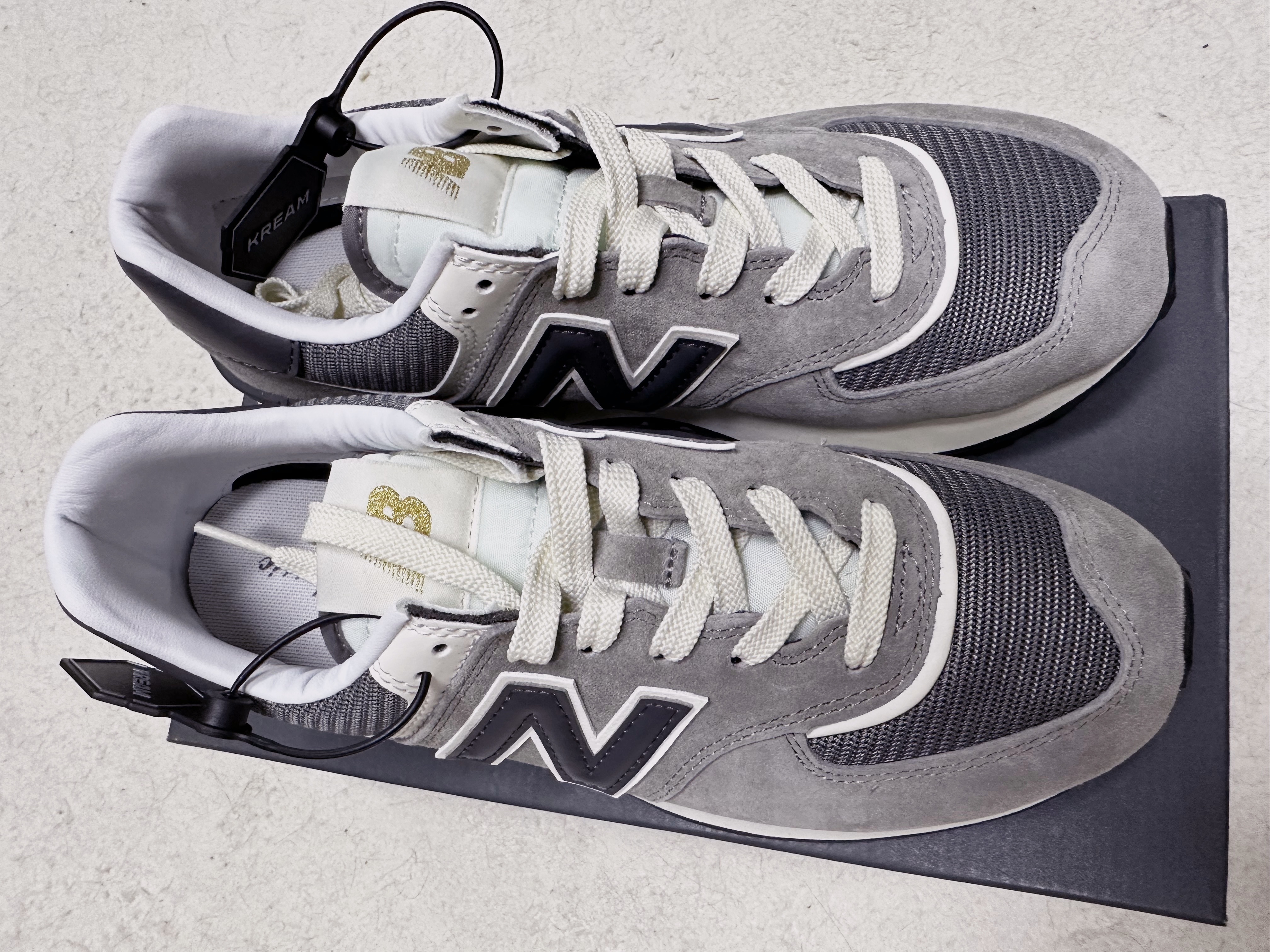 New Balance 574 Legacy Grey 착용 스타일