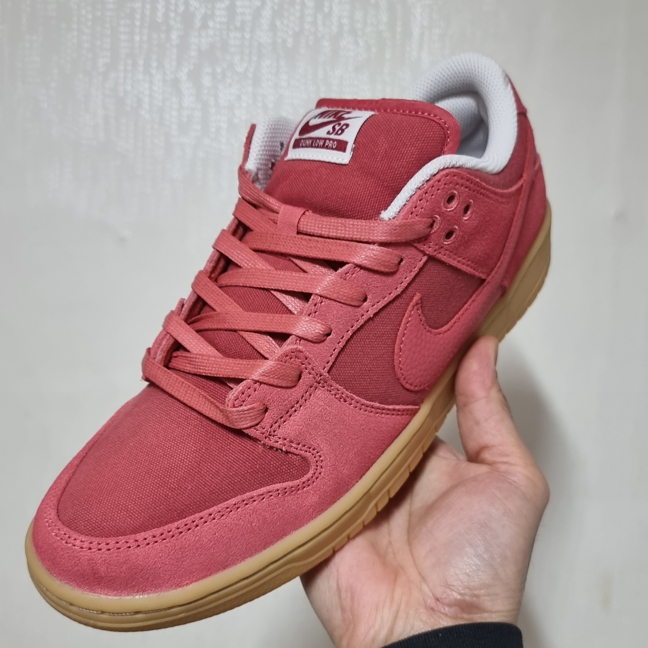 Nike SB Dunk Low Adobe 착용 스타일