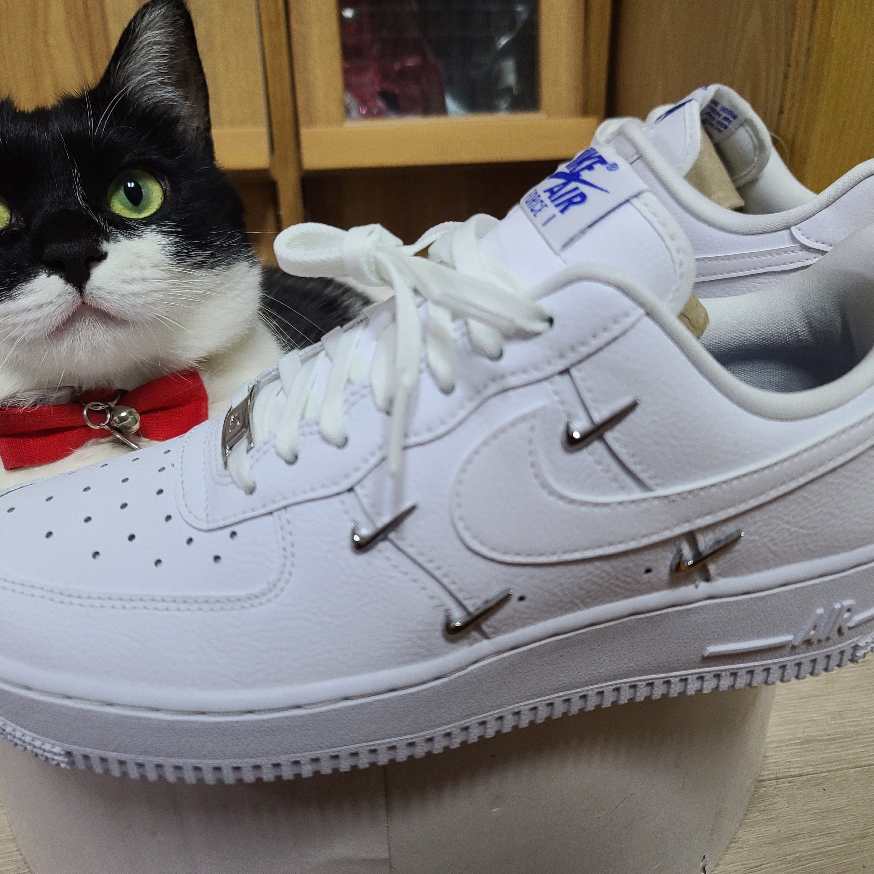 (W) Nike Air Force 1 Low '07 LX Chrome Luxe 착용 스타일 - 1