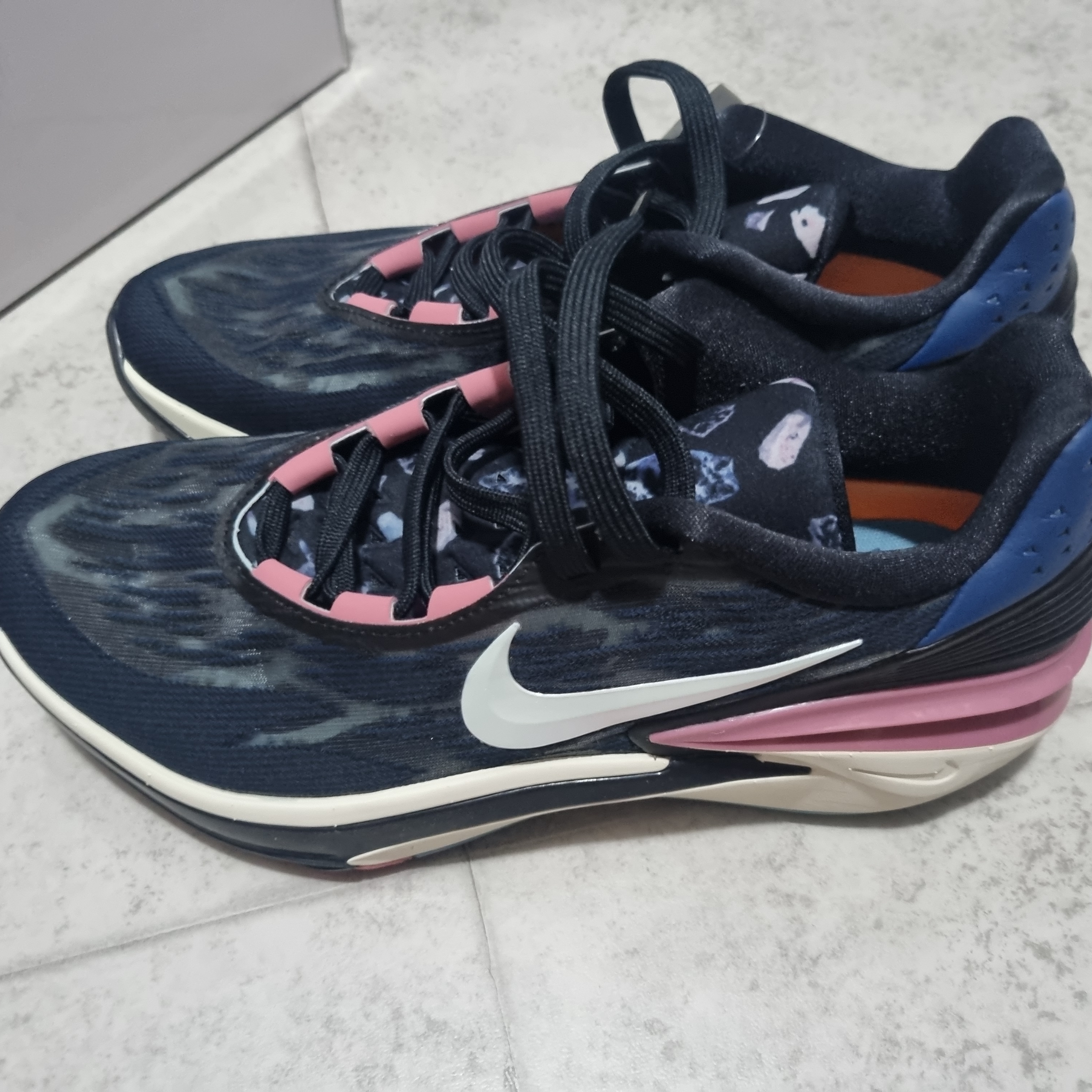 Nike Air Zoom GT Cut 2 Black Desert Berry 착용 스타일