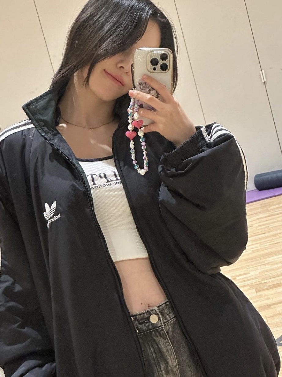 Balenciaga x Adidas Performance Poplin Tracksuit Jacket Black 착용 스타일