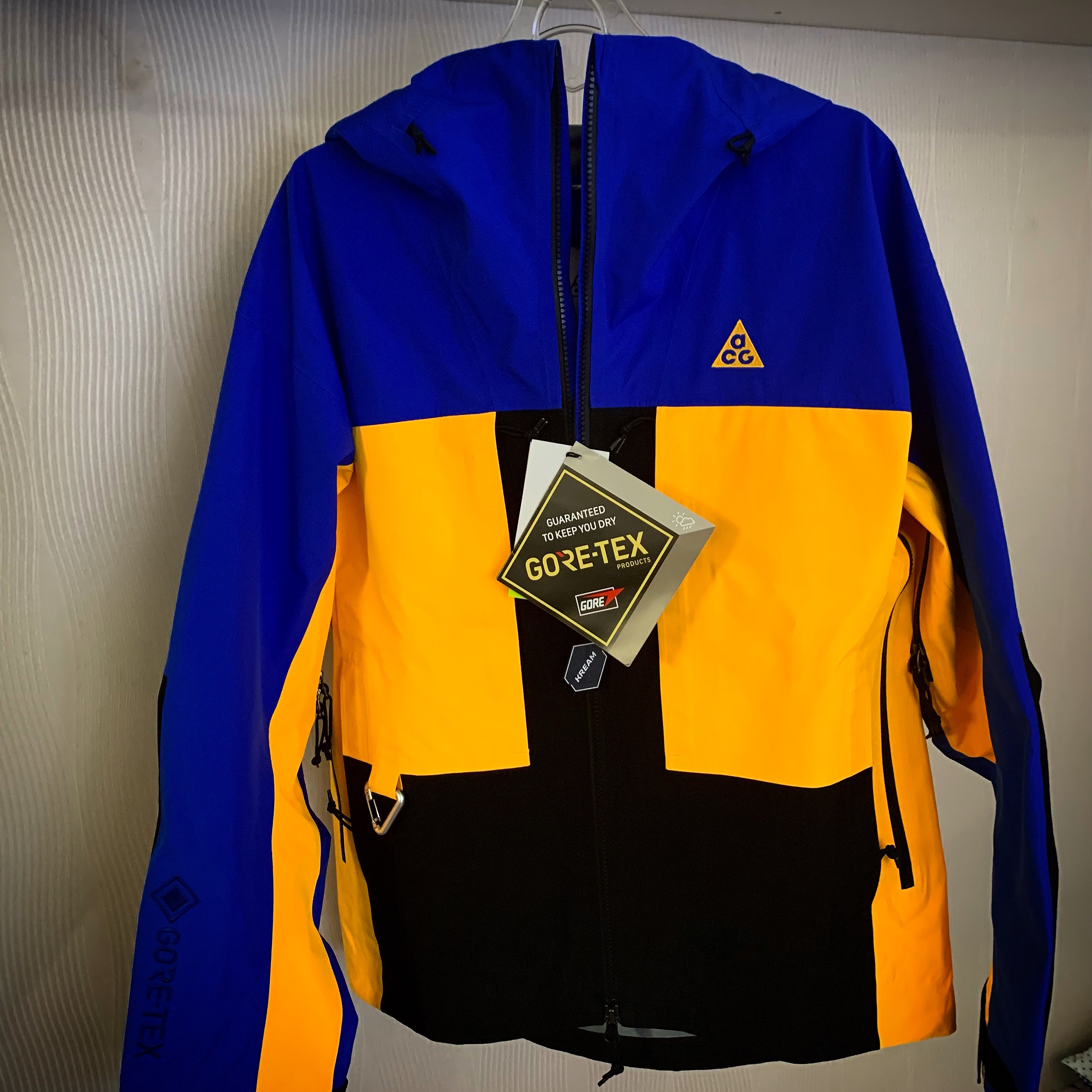 Nike ACG Gore-Tex Misery Ridge Jacket Hyper Royal - Asia 착용 스타일