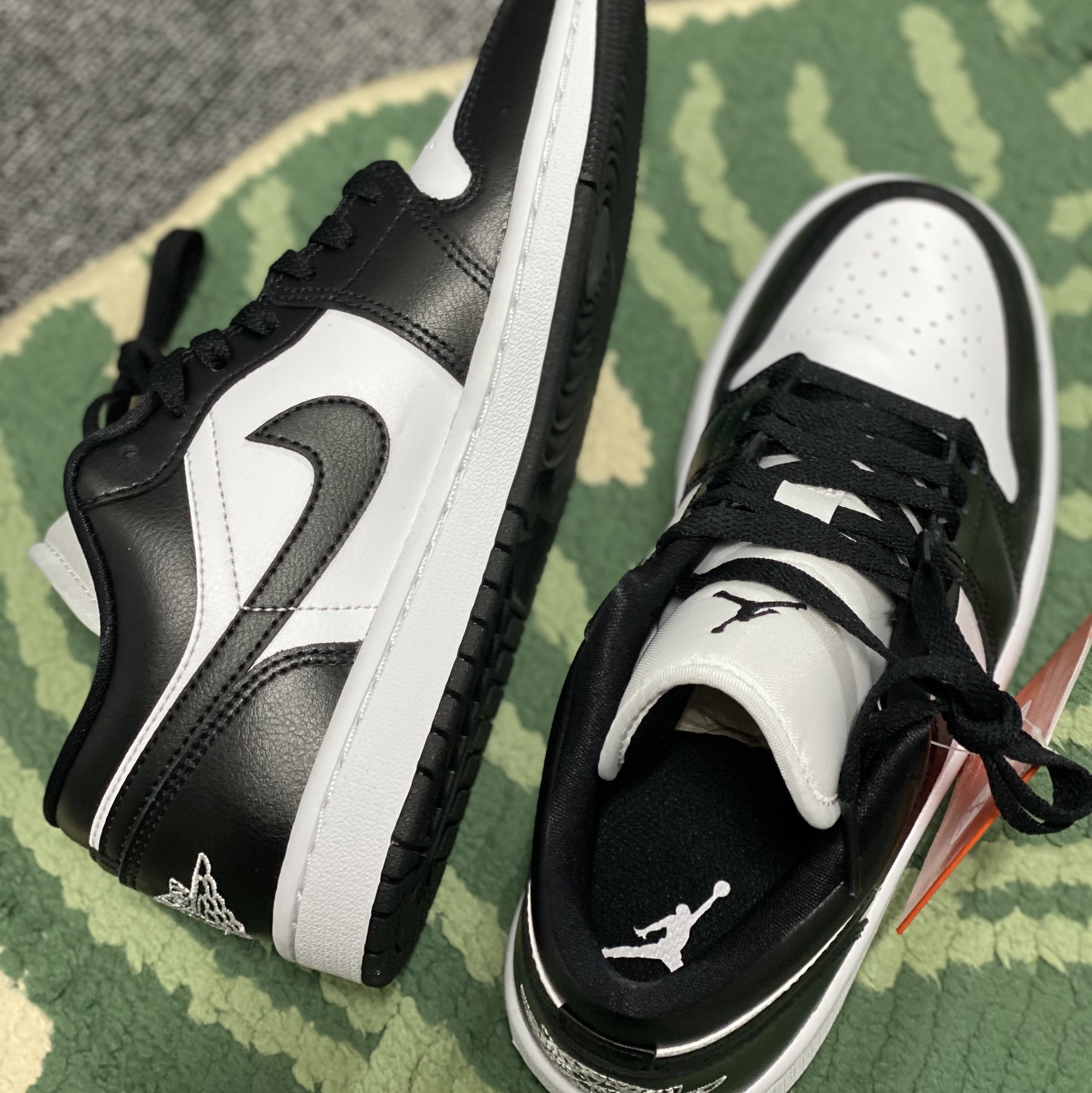(W) Jordan 1 Low Black and White 착용 스타일 - 2
