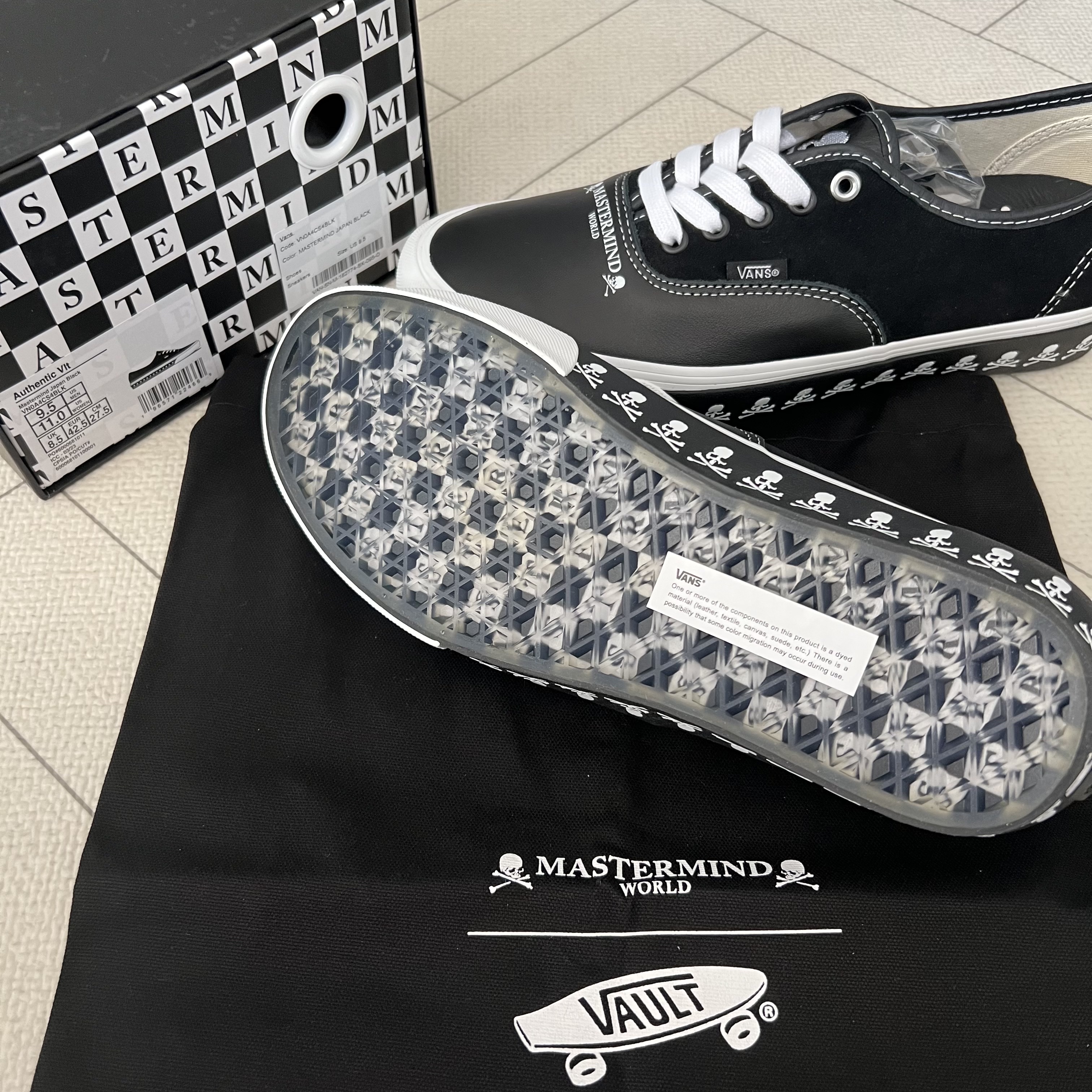 Vans Vault x Mastermind World Authentic LX Black 착용 스타일 - 2