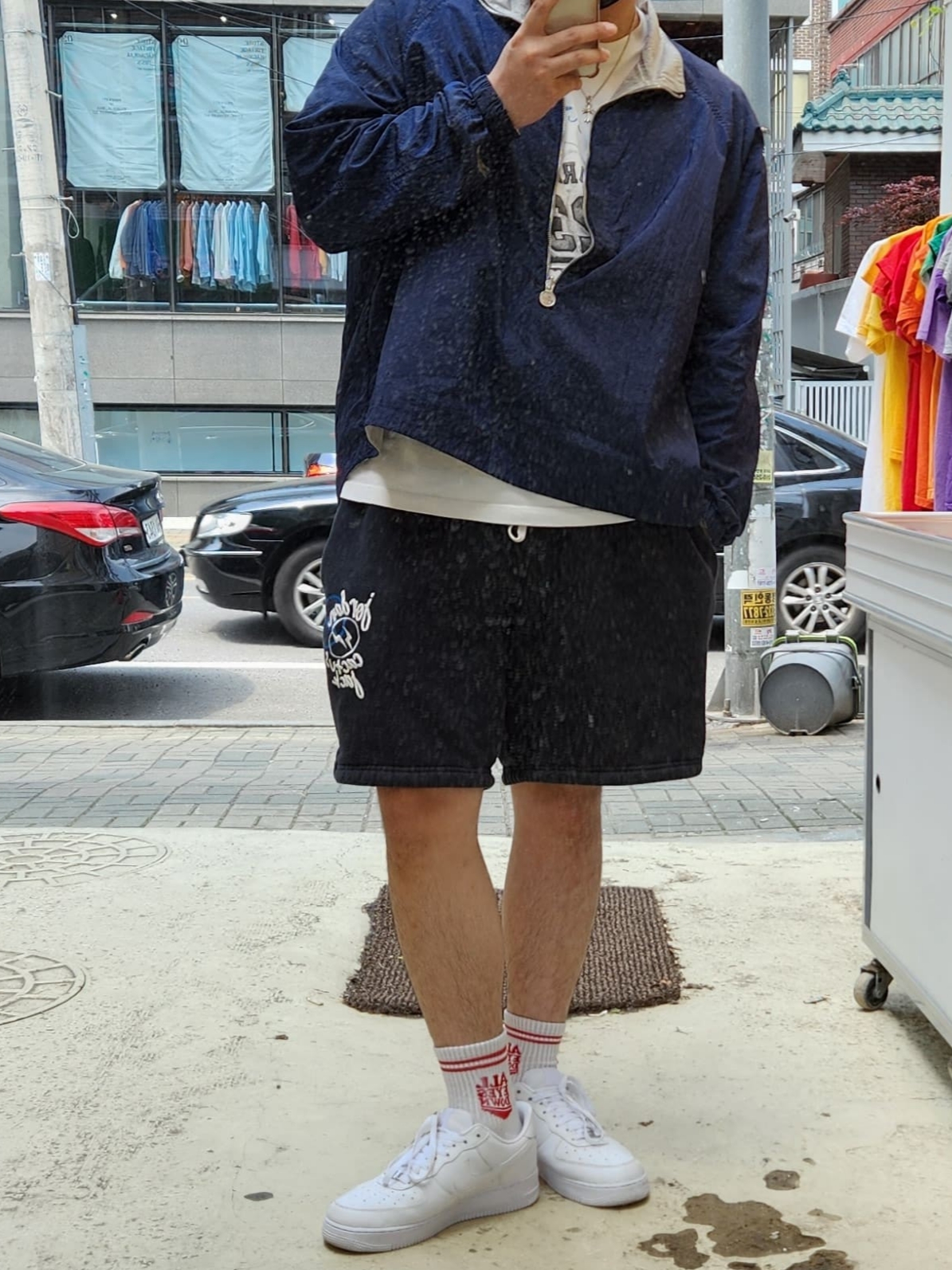 Nike x Drake Nocta Air Force 1 Low SP Certified Lover Boy White, Jordan x Travis Scott x Fragment T-Shirt Sail (DJ0619-133) 착용 스타일