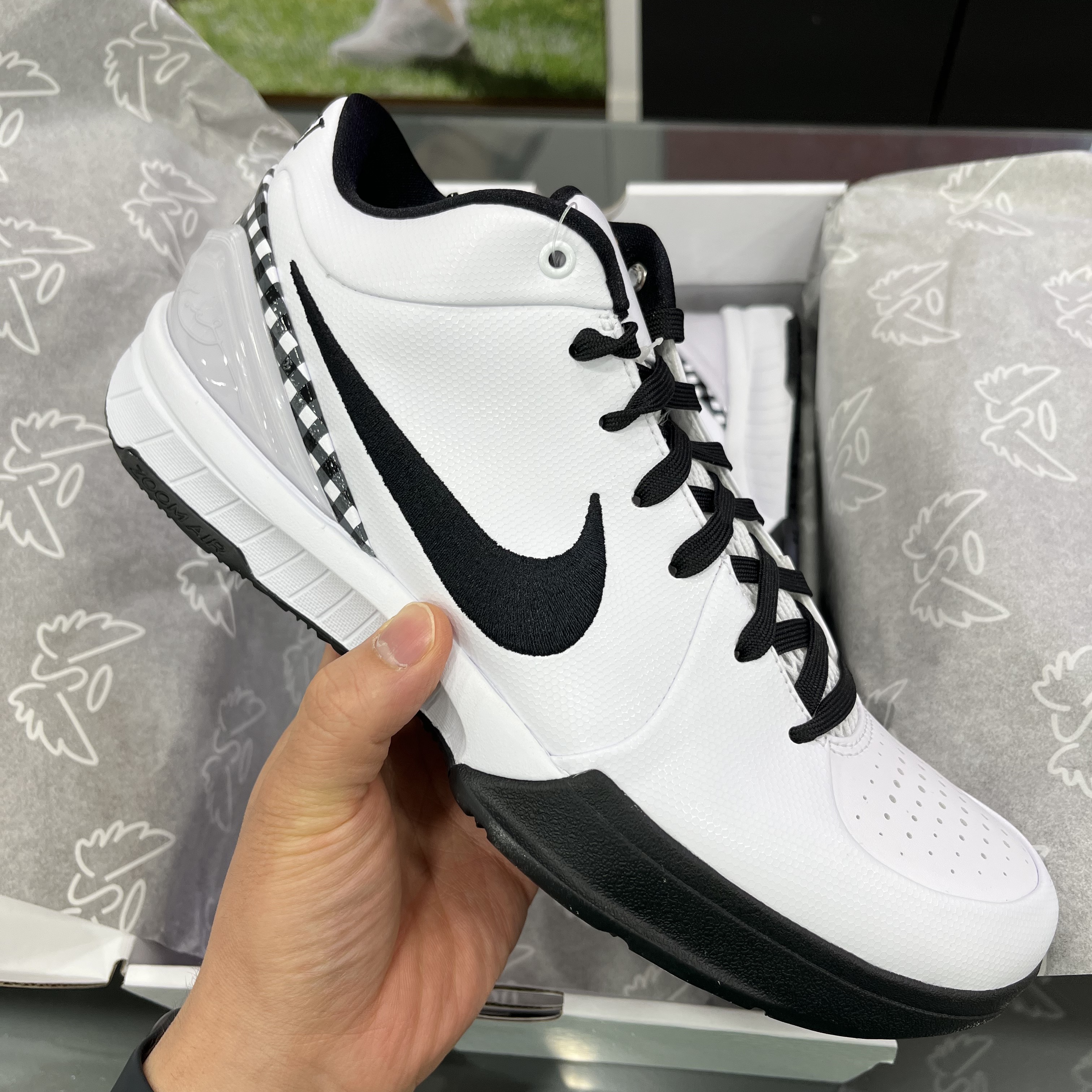 Nike Kobe 4 Protro Mambacita Gigi 착용 스타일 - 1