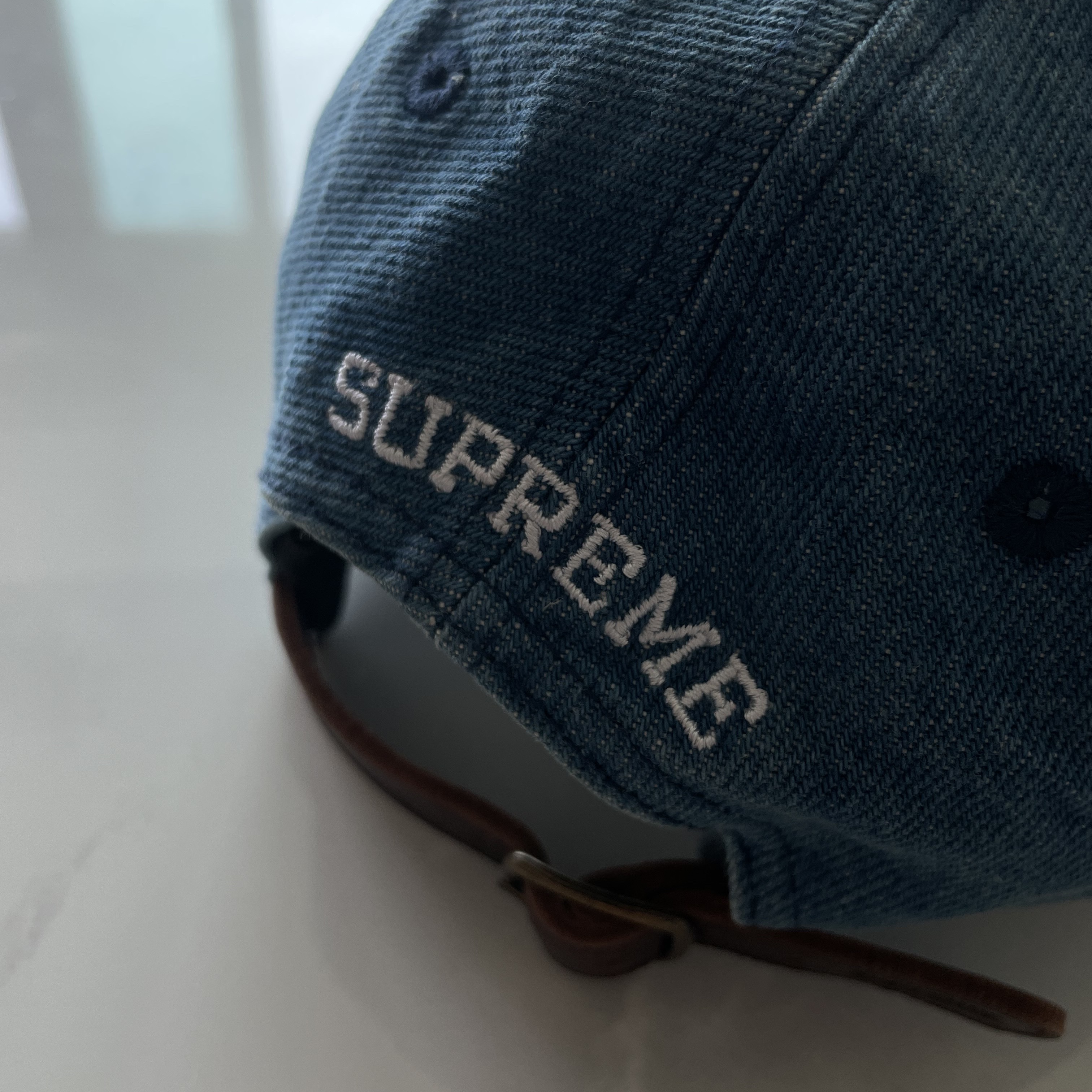 Supreme x Burberry Denim 6-Panel Washed Blue - 22SS 착용 스타일 - 2