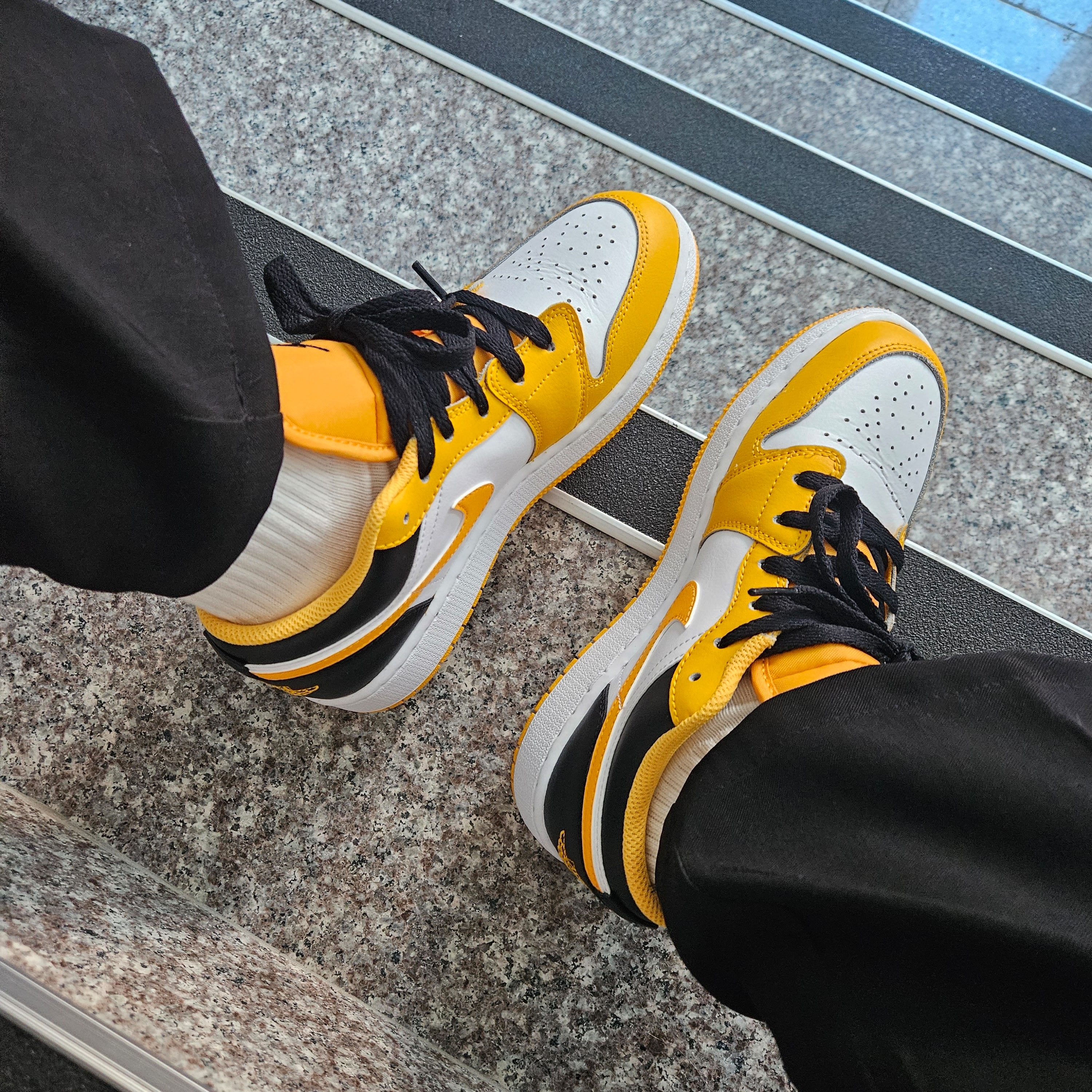 (GS) Jordan 1 Low Taxi 착용 스타일 - 2