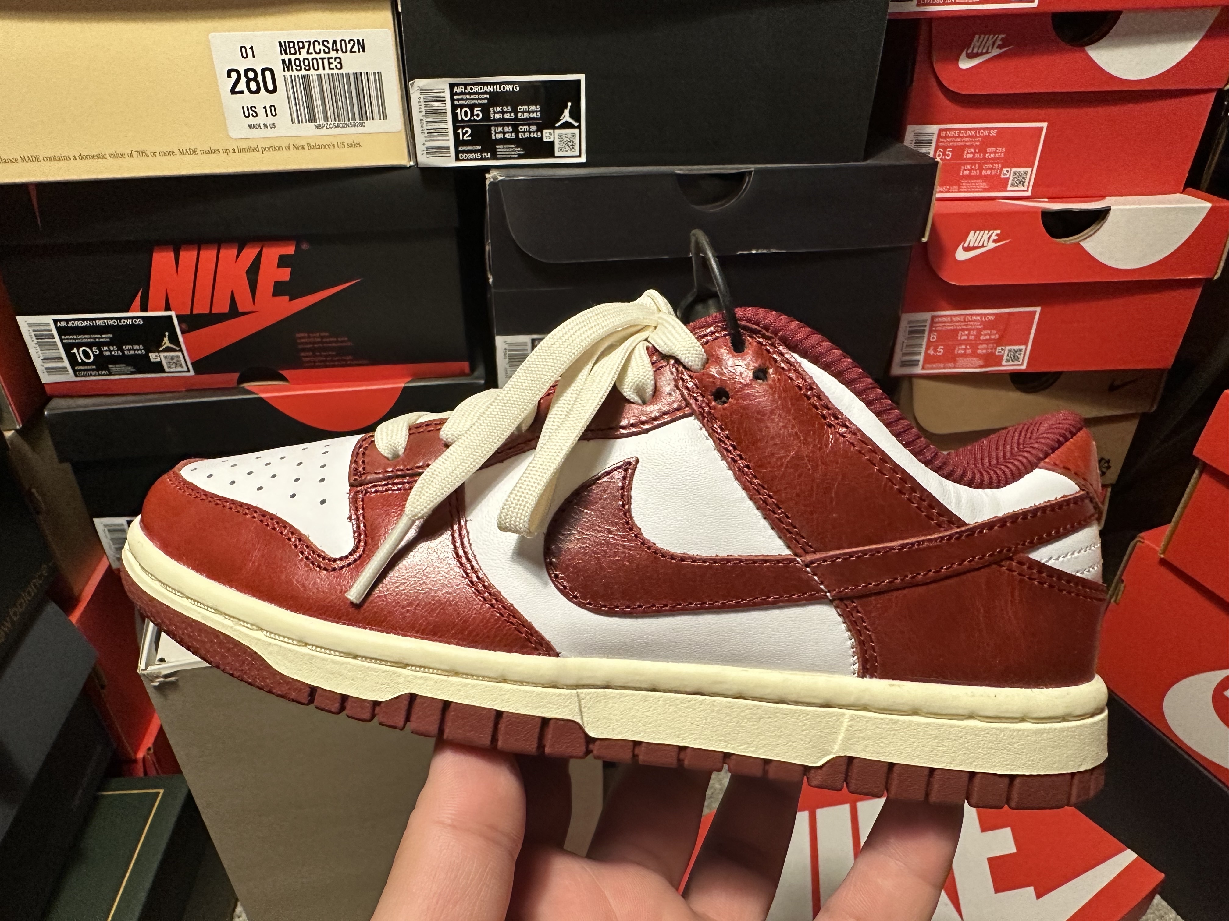 (W) Nike Dunk Low Retro PRM Team Red and White 착용 스타일 - 3