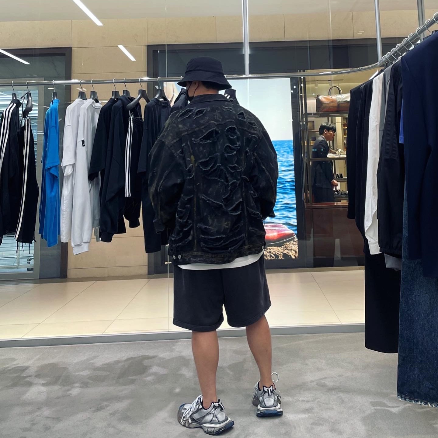 Balenciaga 3XL Sneakers Worn Out Grey White Blue, Balenciaga Hybrid Baggy Pants Light Blue 착용 스타일 - 4