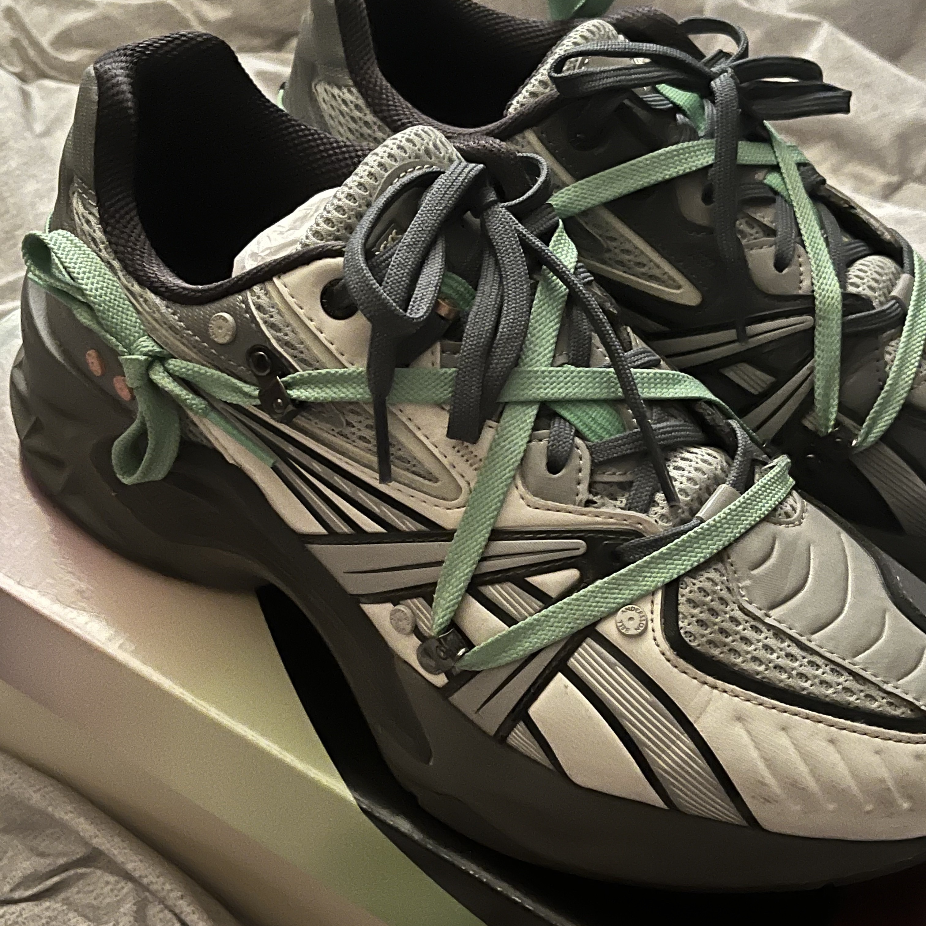 Asics x Andersson Bell HN2-S Protoblast Smoke Grey 착용 스타일 - 2