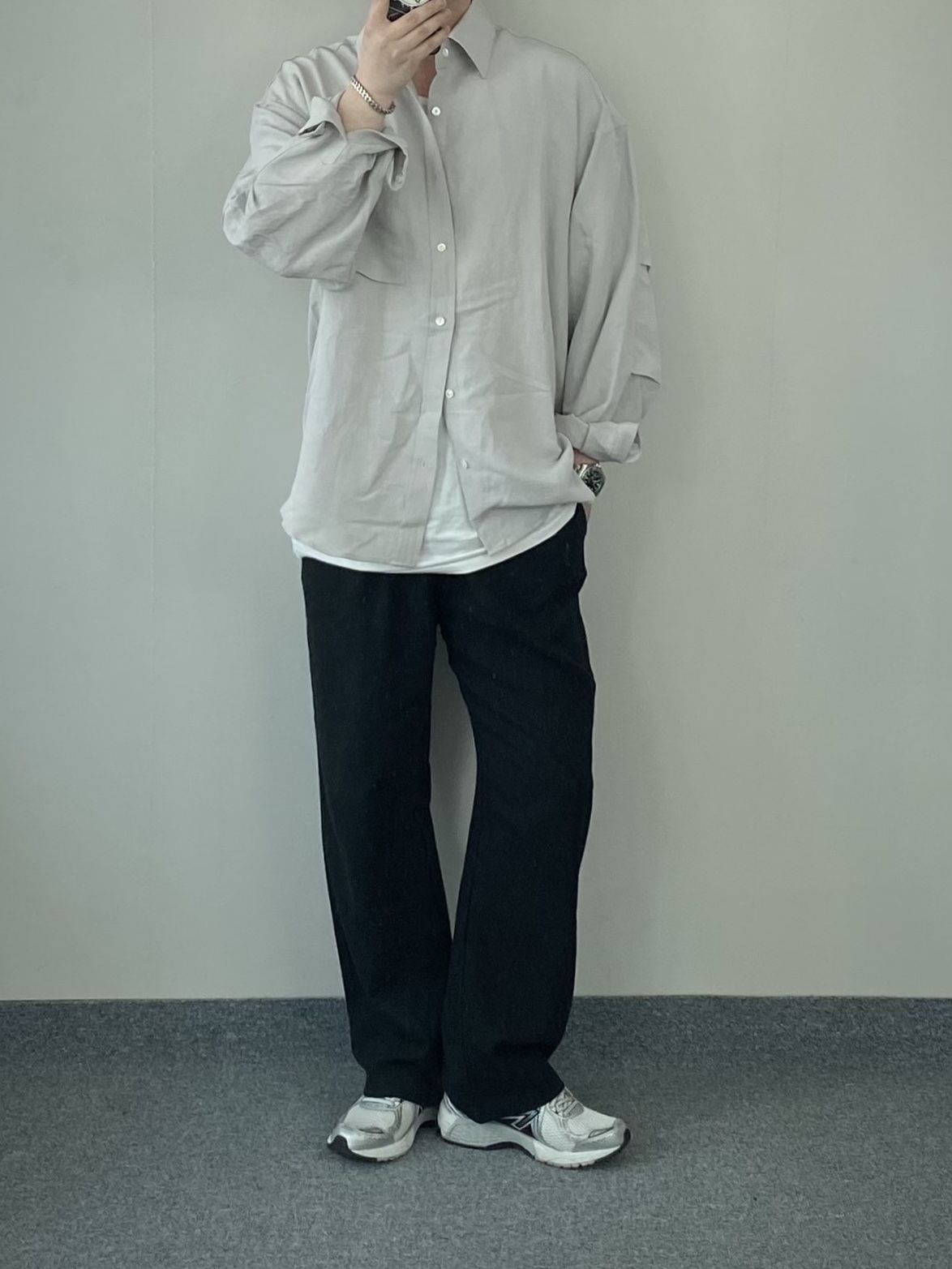 New Balance 860v2 White Black 착용 스타일 - 1