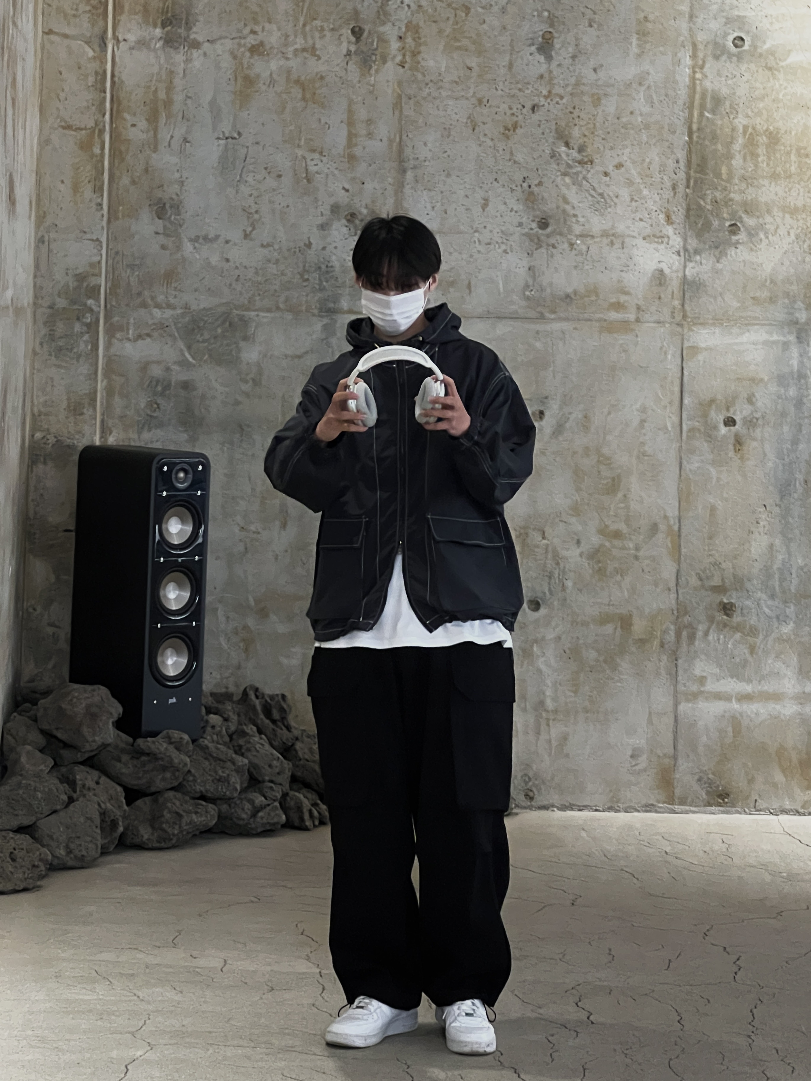 Nike Air Force 1 '07 Low White, Apple AirPods Max Lightning Silver (Korean Ver.) 착용 스타일 - 2