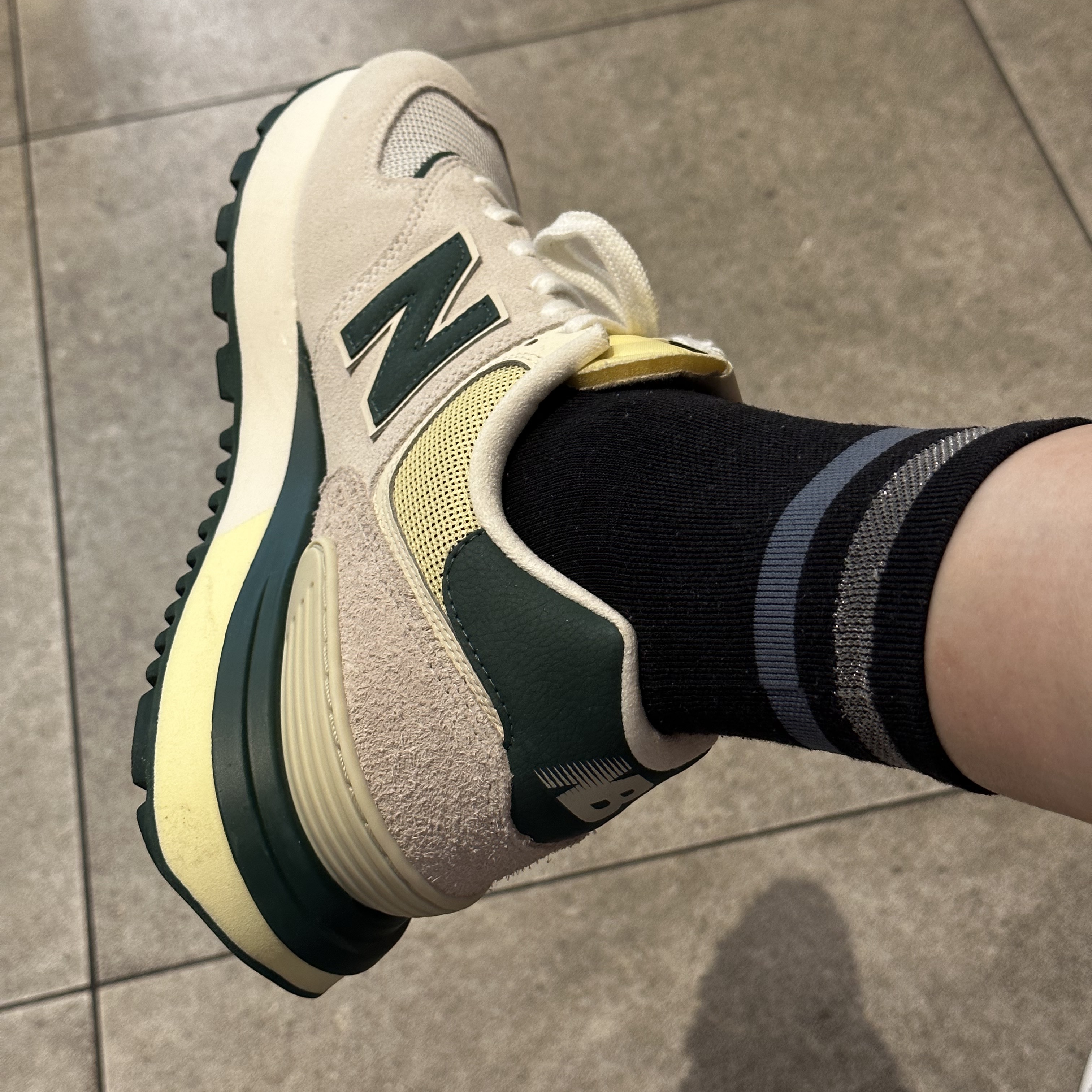 New Balance 574 Legacy White Green 착용 스타일