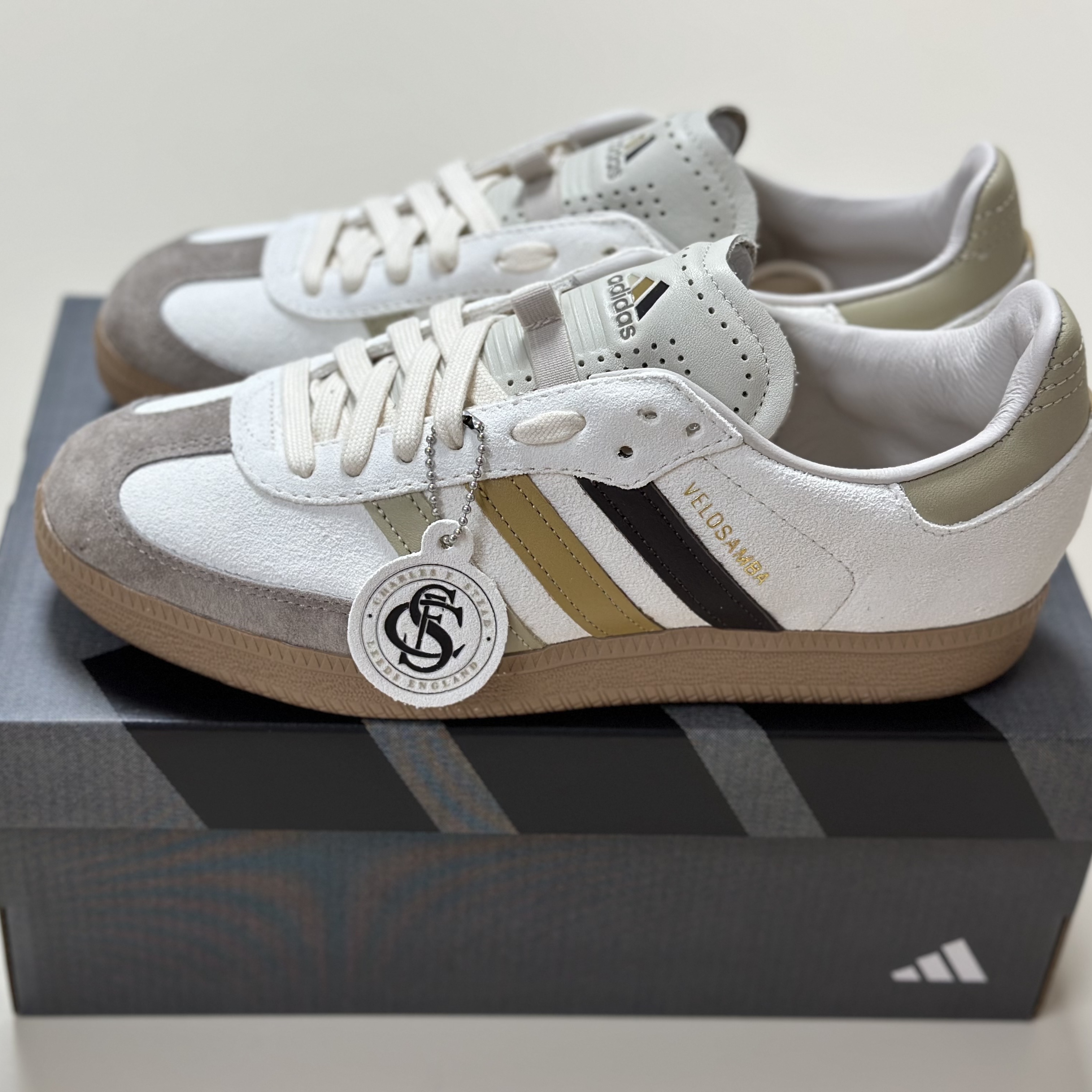 Adidas x END. Velosamba Social Cycling Team Coffee 착용 스타일 - 2