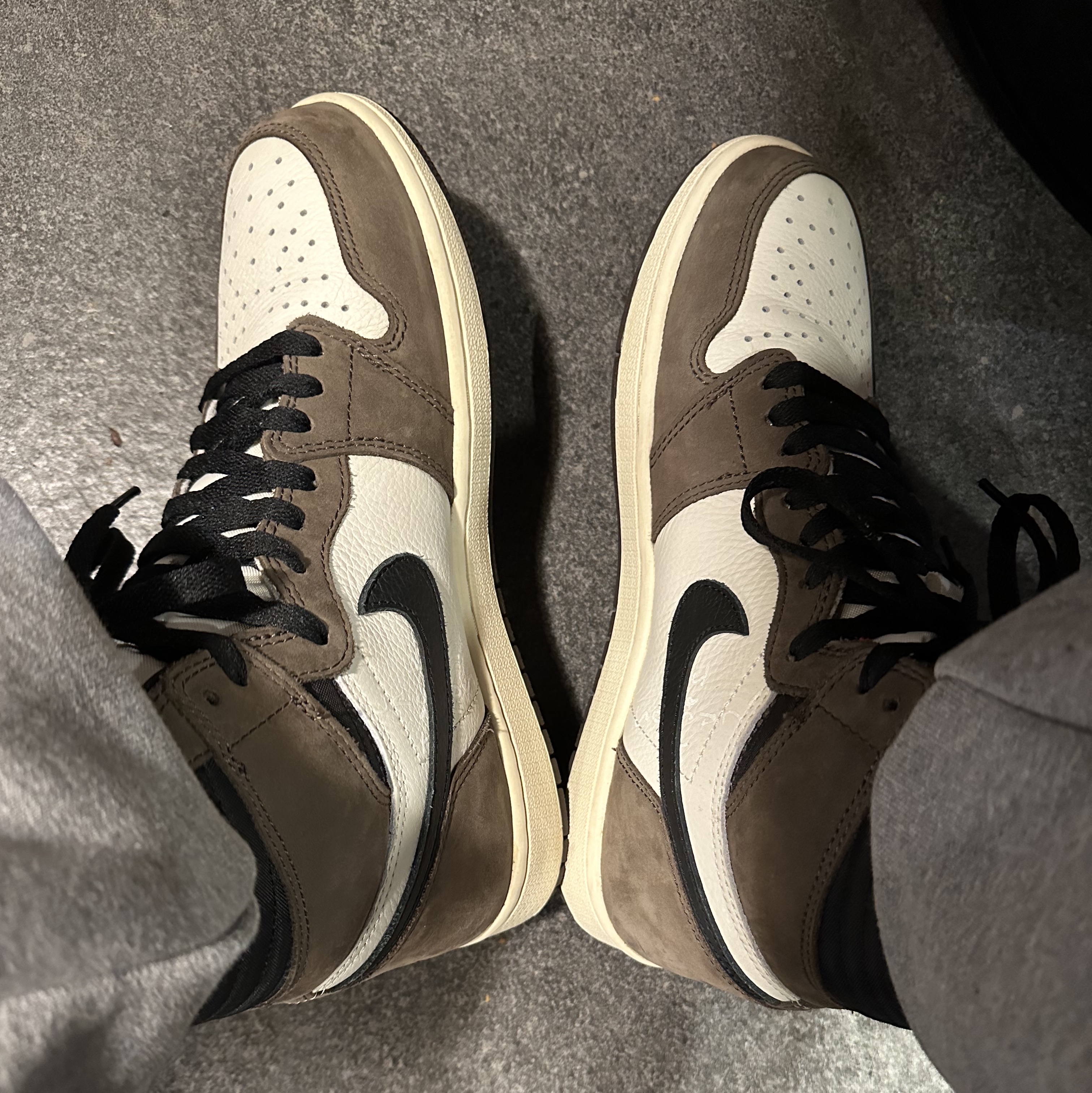 Jordan 1 x Travis Scott Retro High OG SP Mocha 착용 스타일