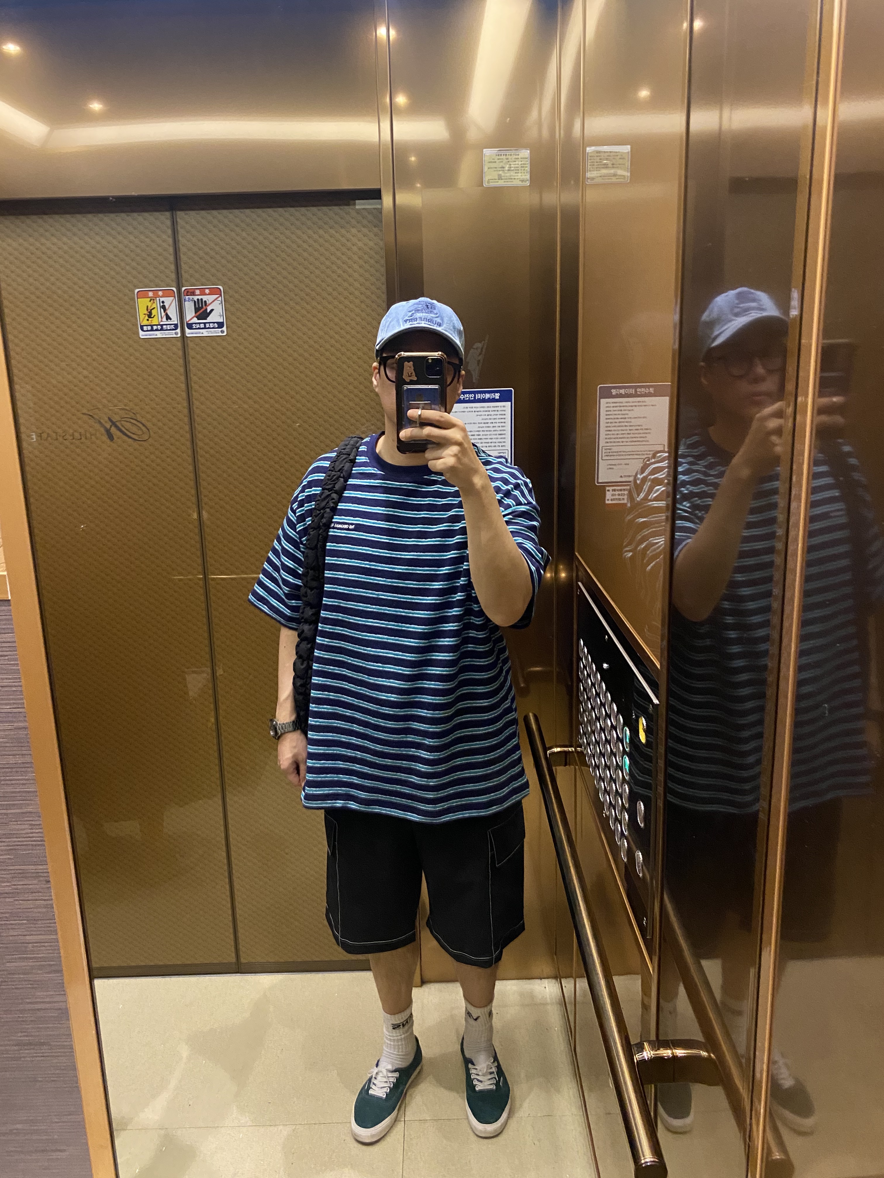 Supreme x Burberry Denim 6-Panel Washed Blue - 22SS 착용 스타일