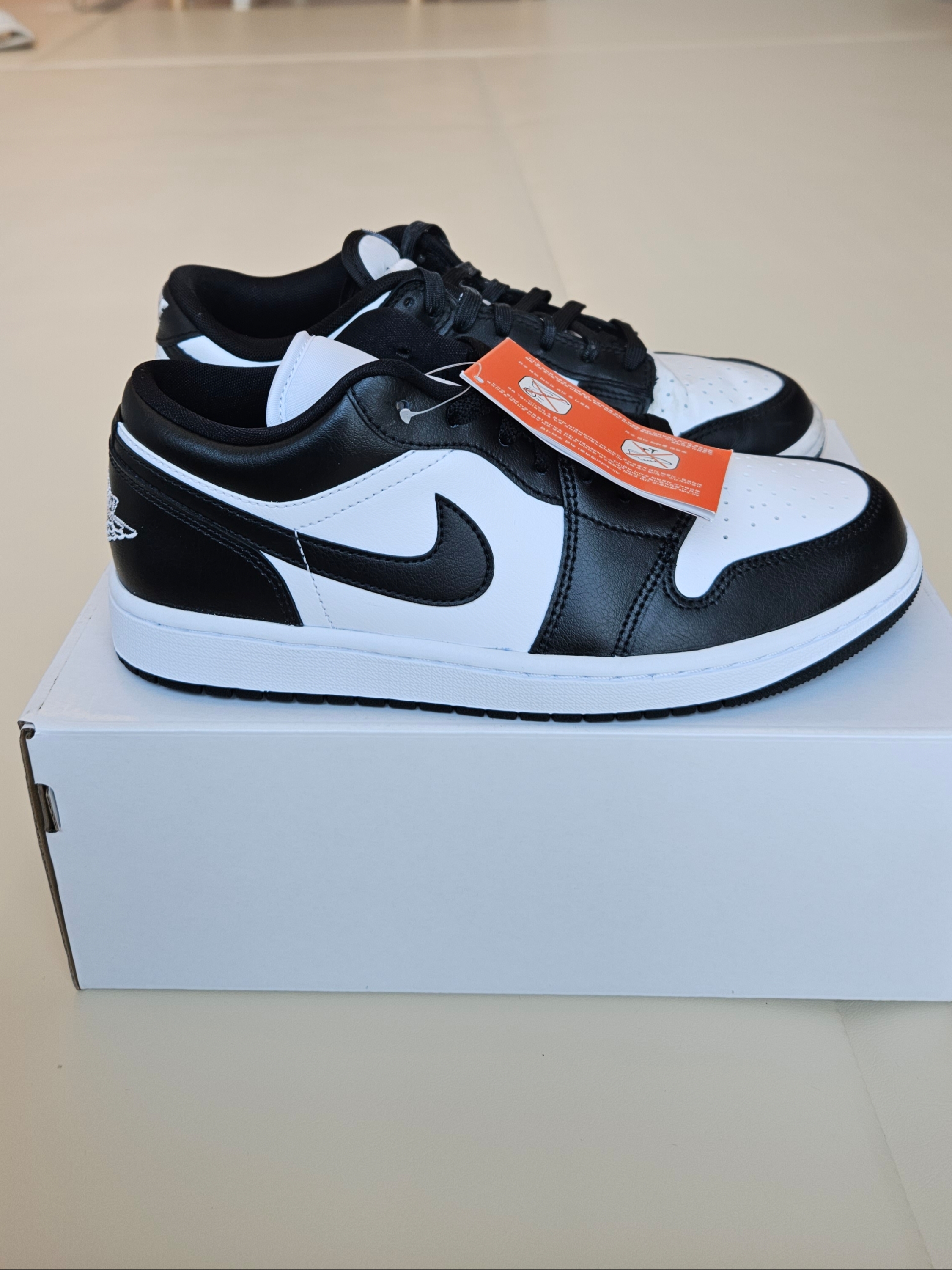 (W) Jordan 1 Low Black and White, (W) Nike Dunk Low Black 착용 스타일 - 4