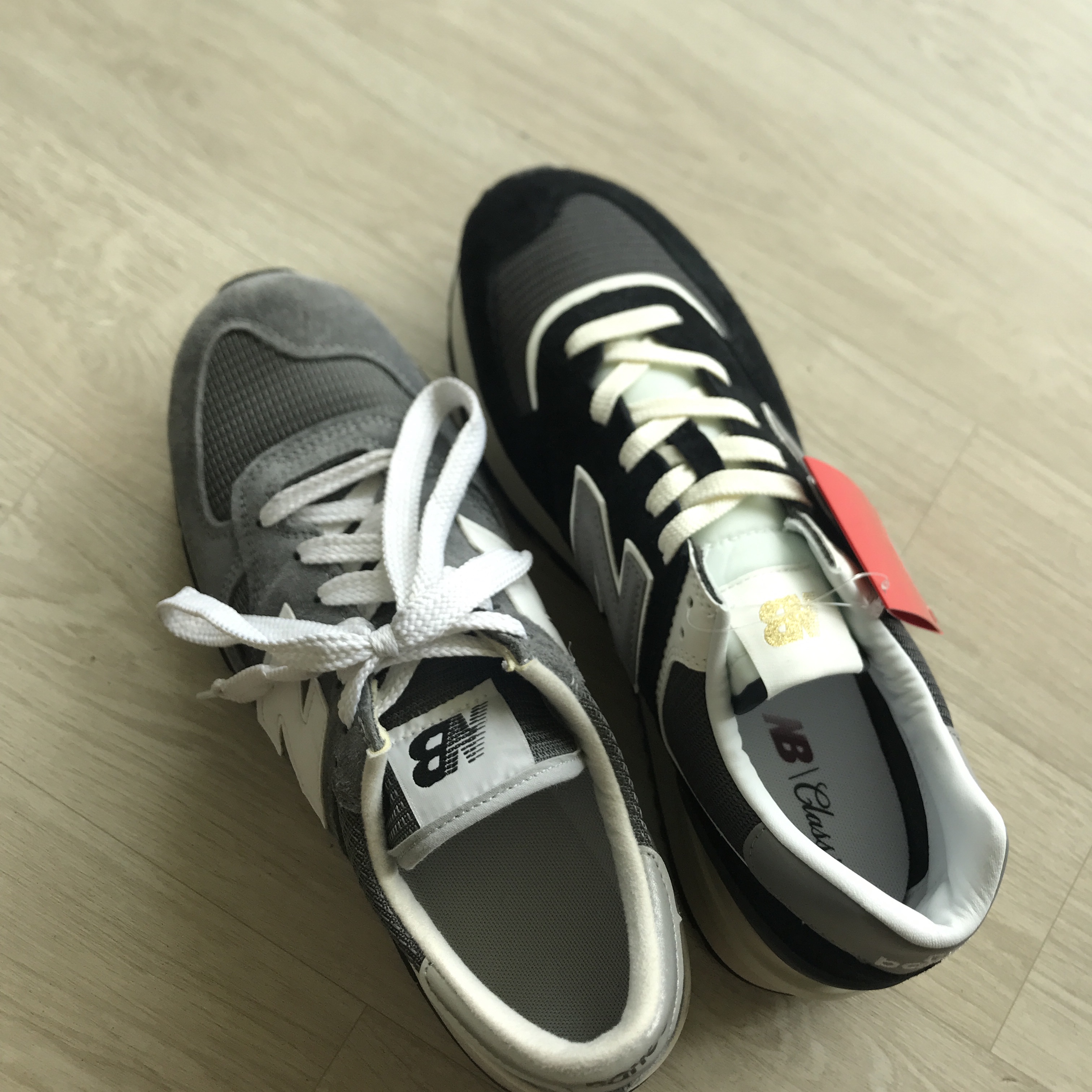 New Balance 574 Legacy Black, New Balance 990v1 Made in USA Grey White 착용 스타일 - 2
