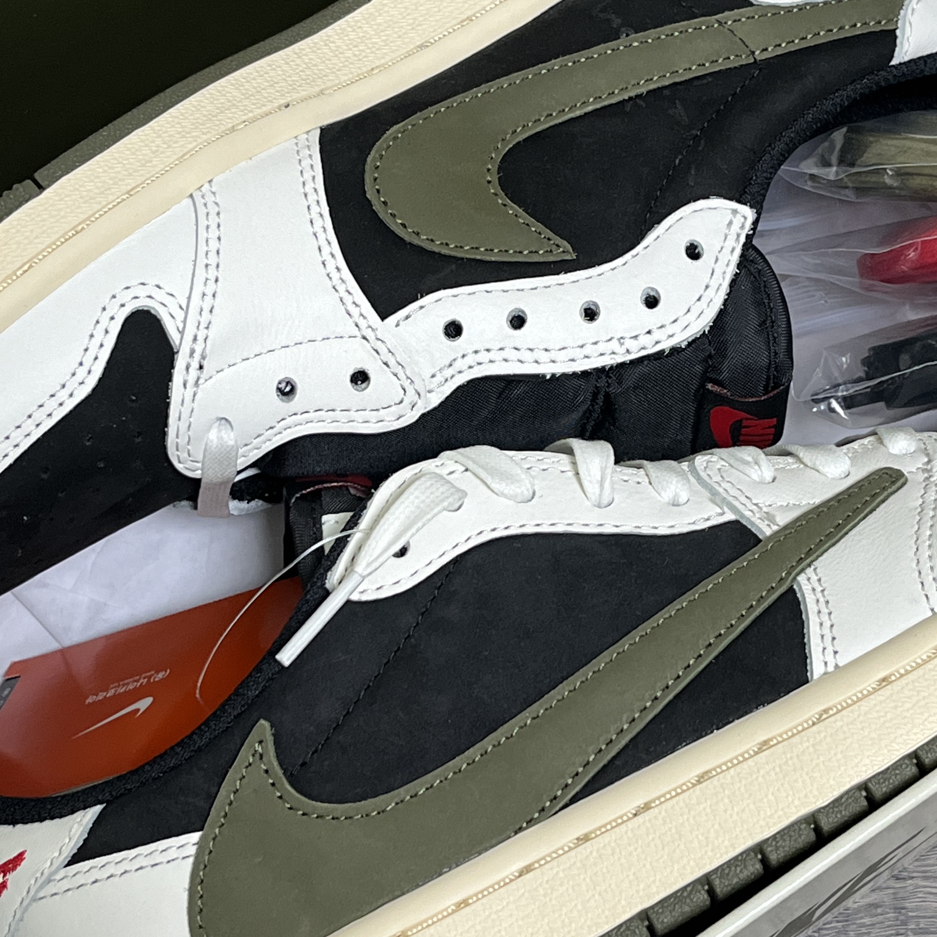 (W) Jordan 1 x Travis Scott Retro Low OG SP Medium Olive 착용 스타일
