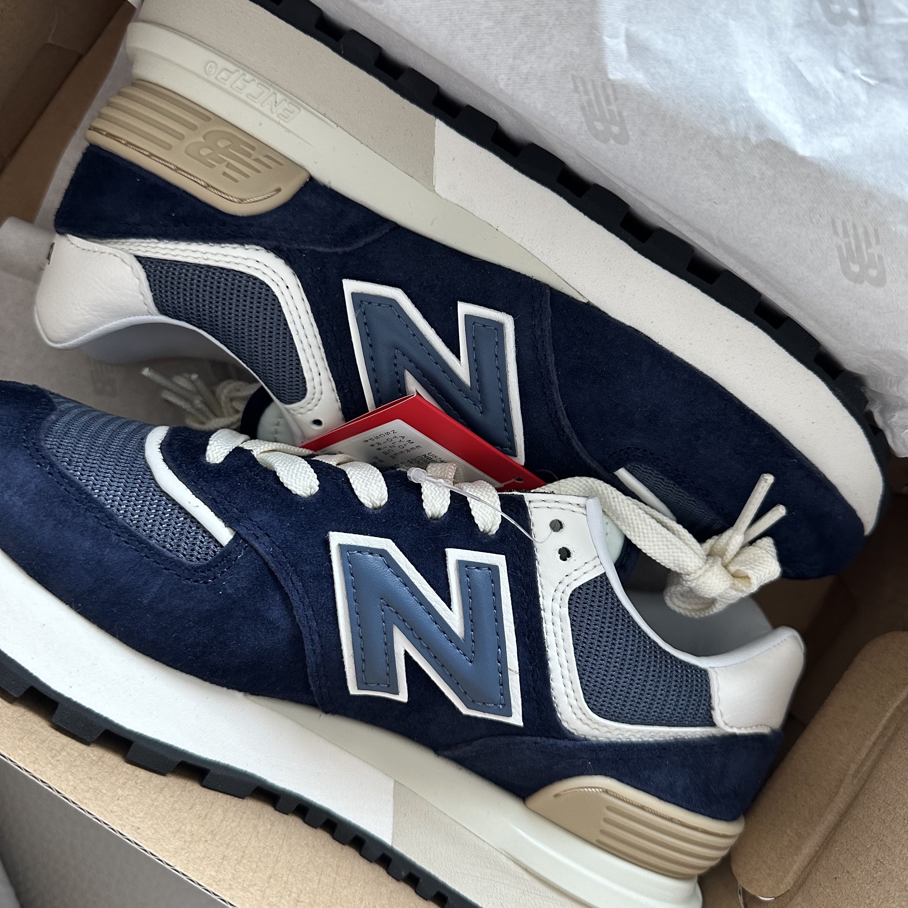 New Balance 574 Legacy Navy 착용 스타일