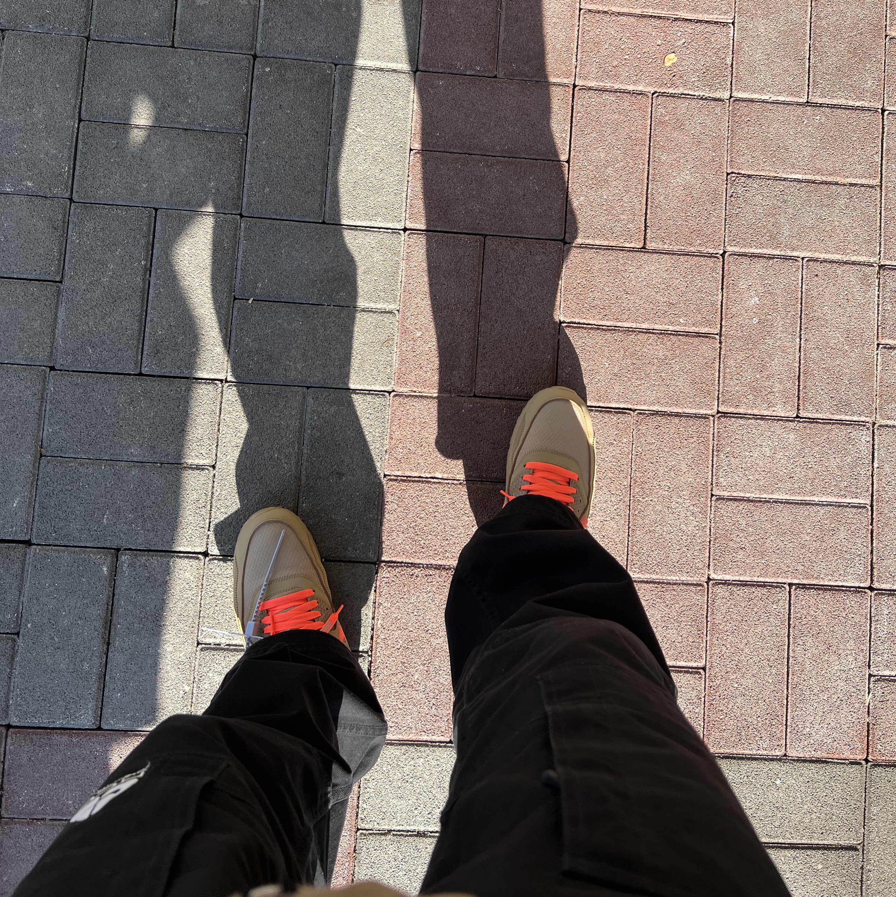 Nike x Off-White Air Max 90 V2 Desert Ore 착용 스타일