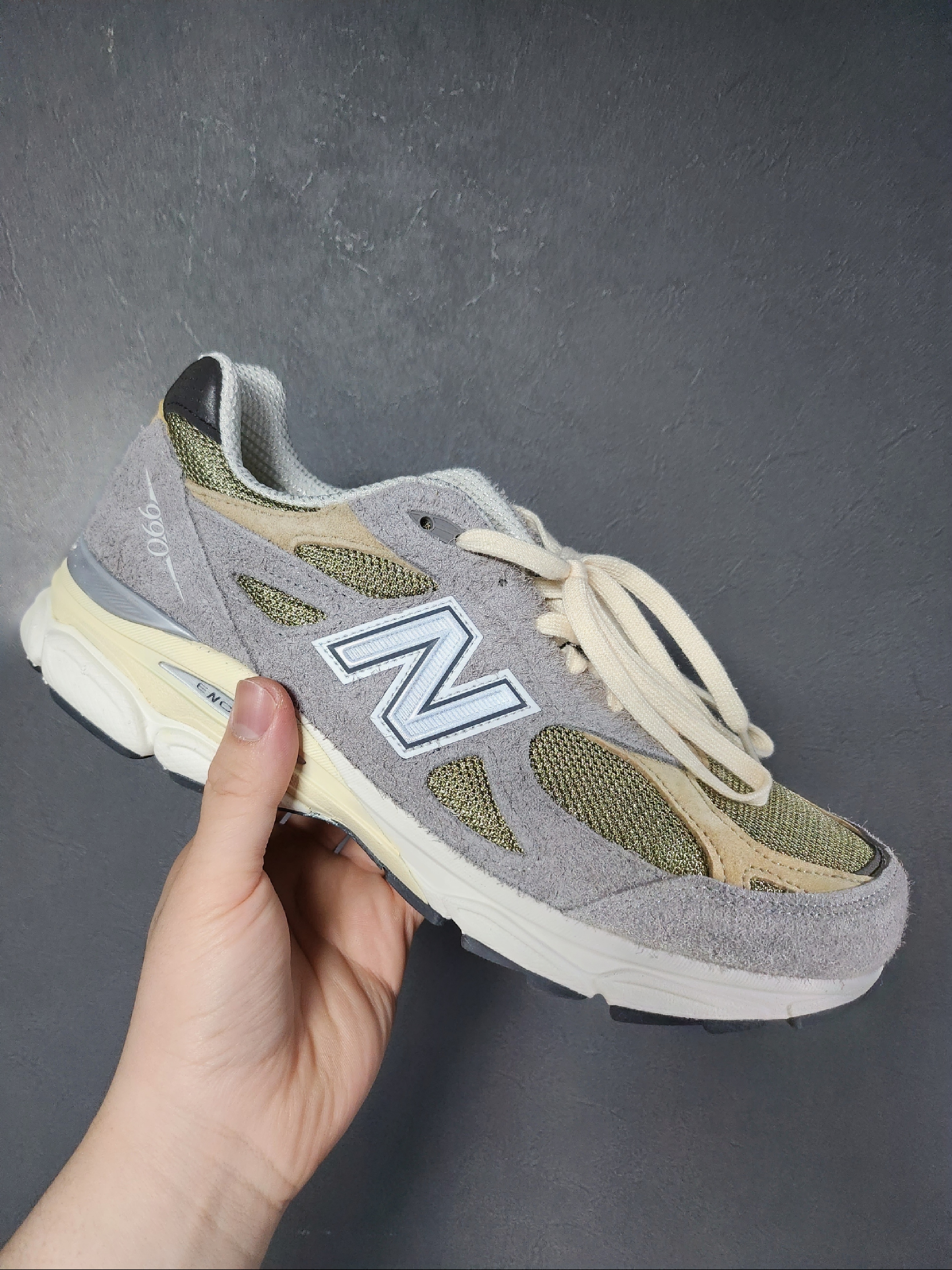 New Balance x Kith 990v3 Made in USA Tornado, New Balance 990v3 Made in USA Marblehead Incense 착용 스타일 - 2