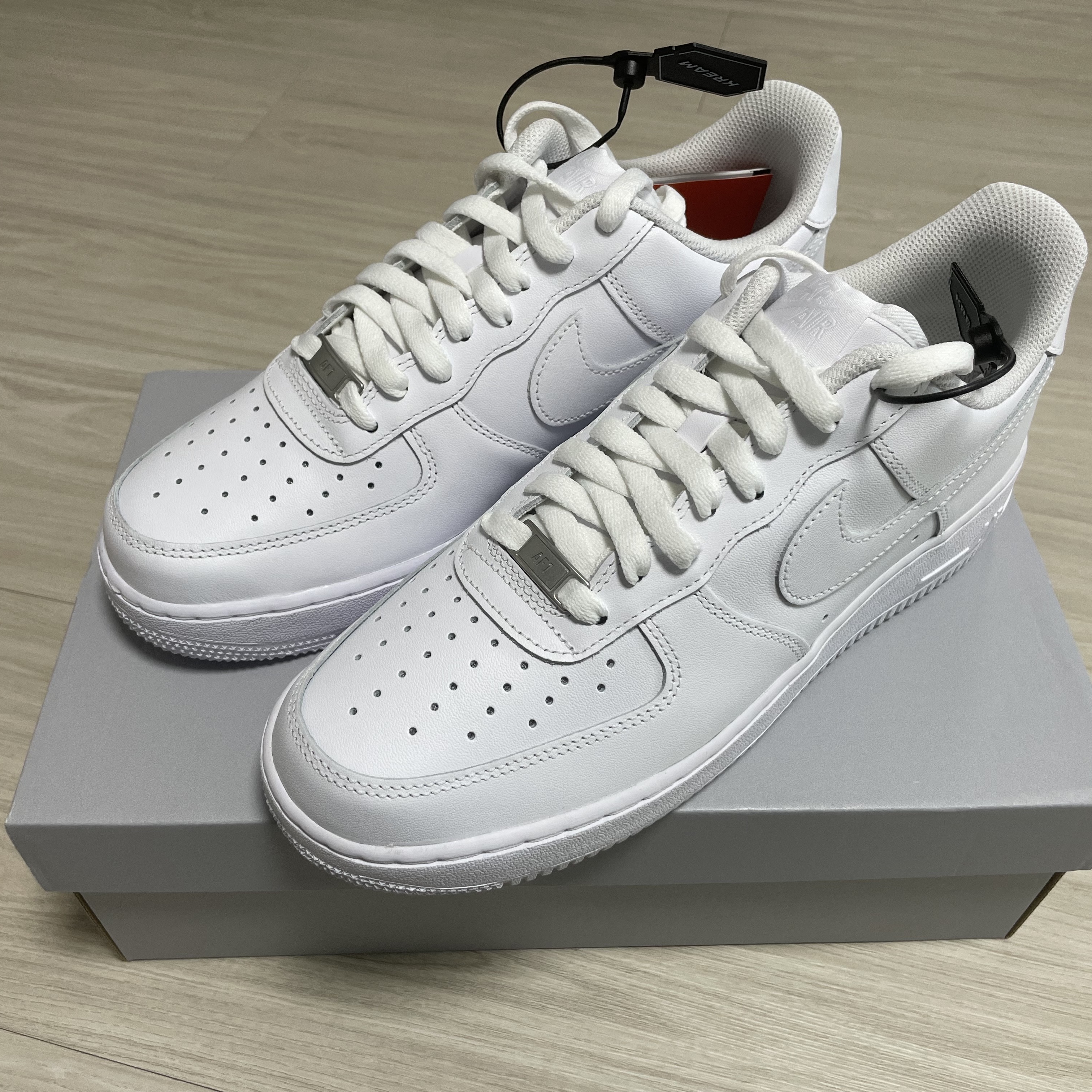 Nike Air Force 1 '07 Low White 착용 스타일