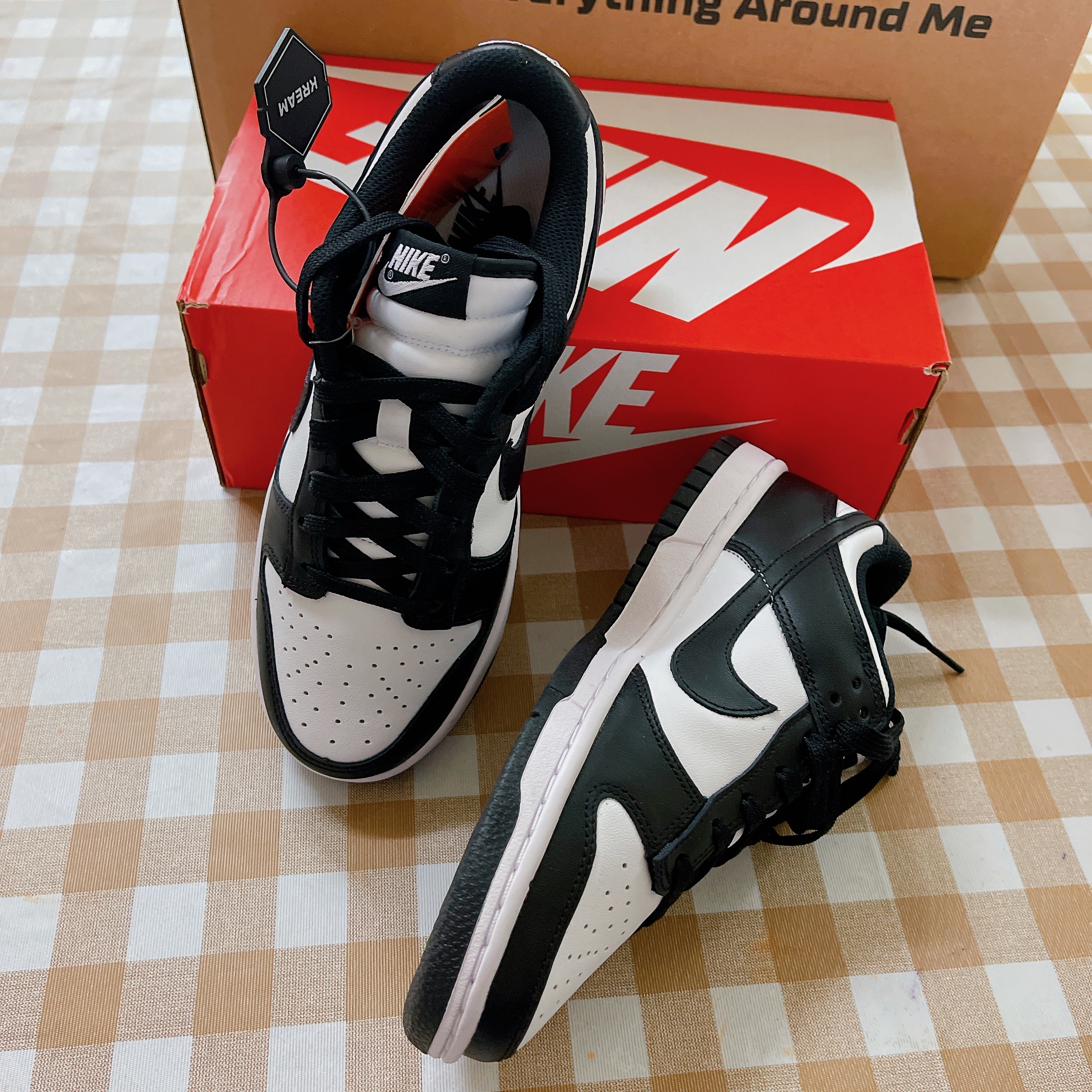 (W) Nike Dunk Low Black 착용 스타일 - 1