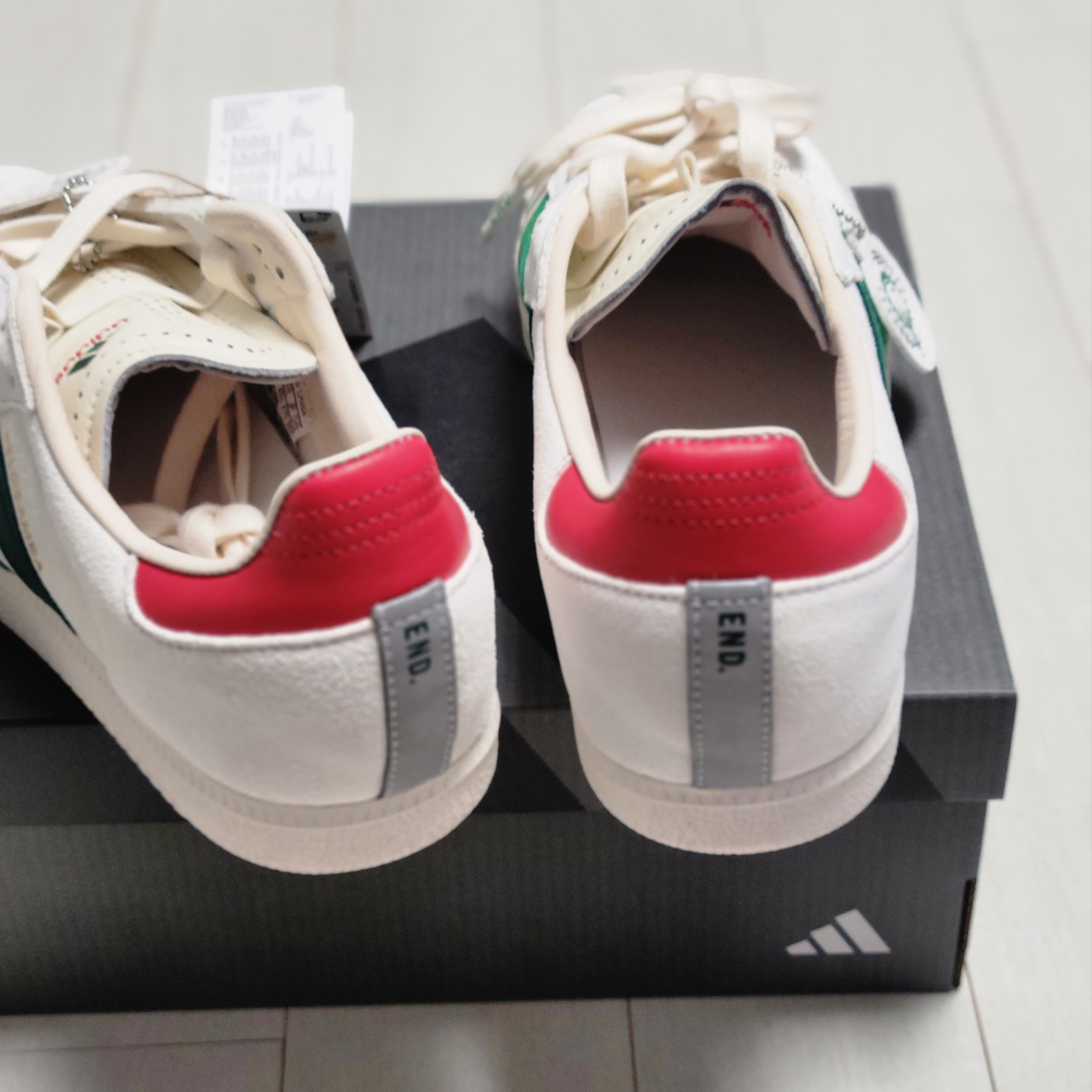 Adidas x END. Velosamba Social Cycling Chalk White 착용 스타일 - 4