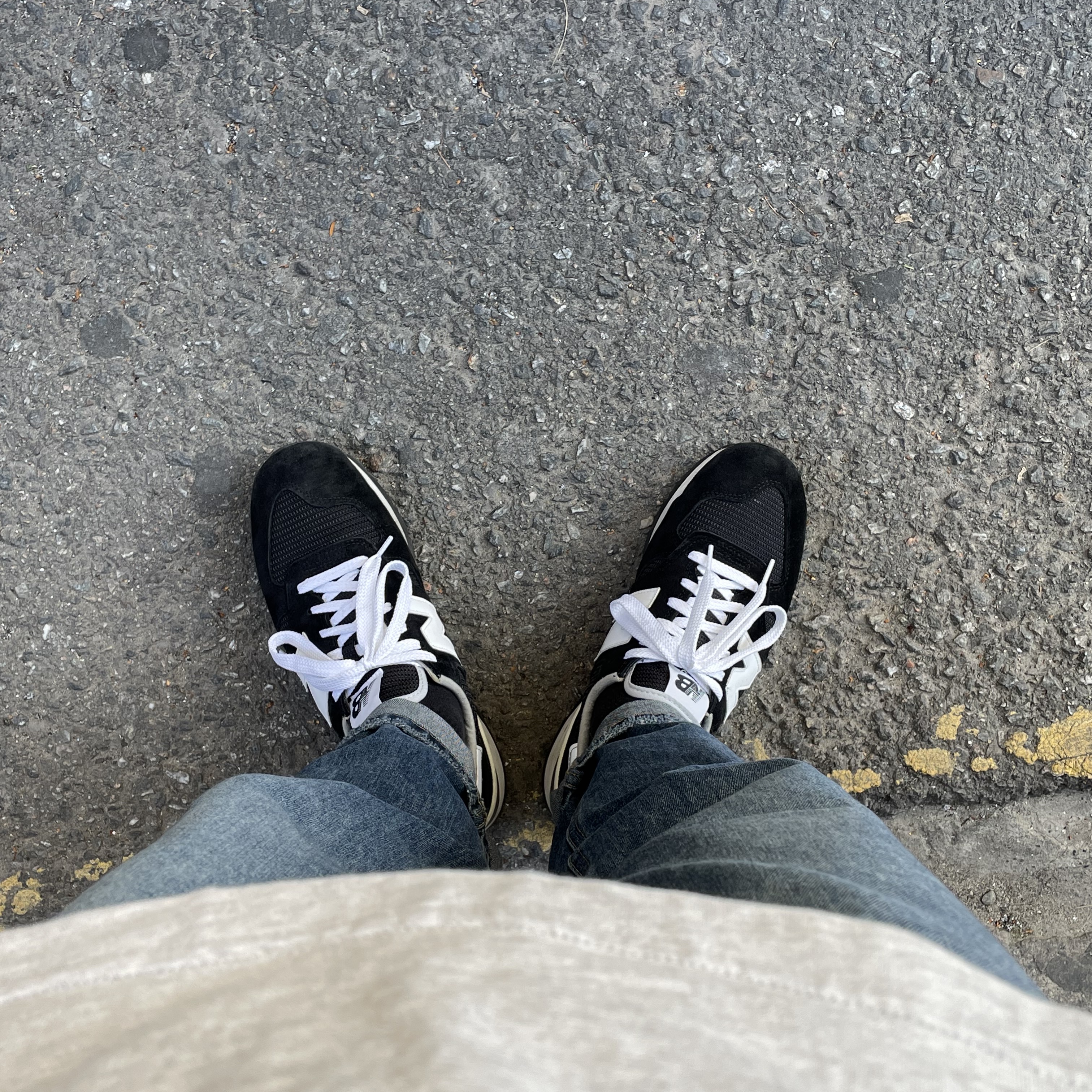 New Balance 990v1 Made in USA Black 착용 스타일